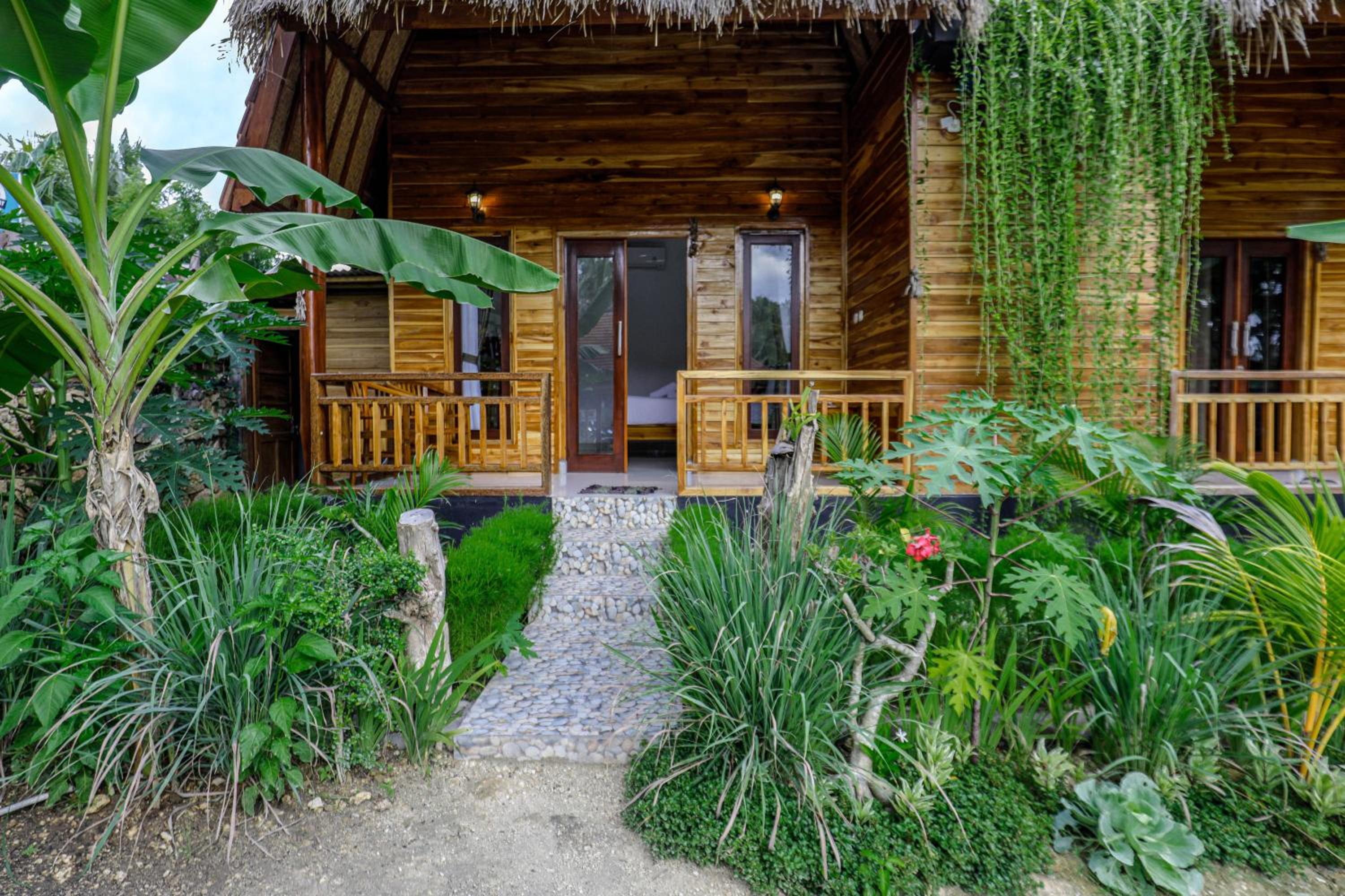 Double Room with Private Bathroom - Photo 10