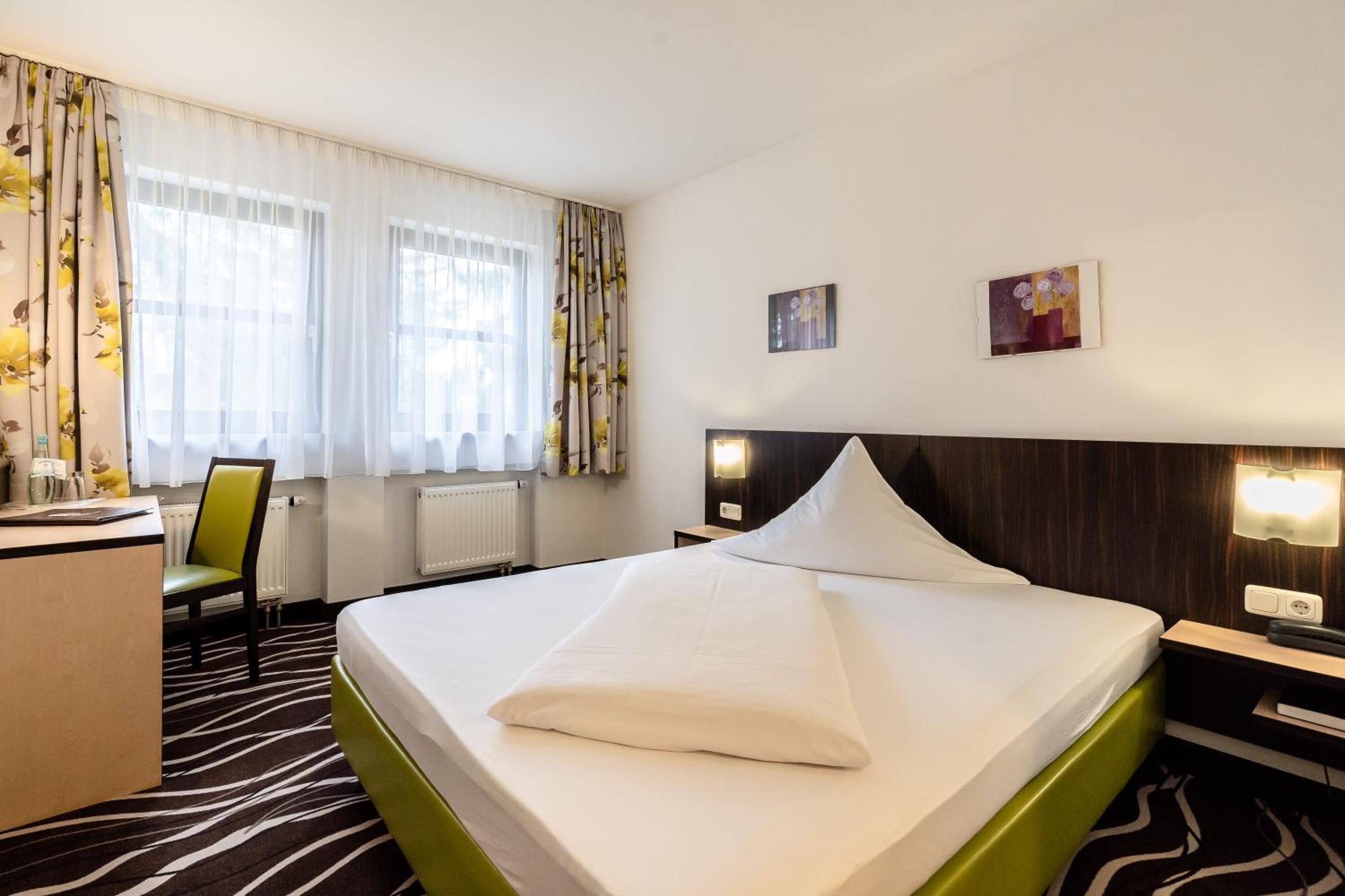 Standard Double Room - Photo 4