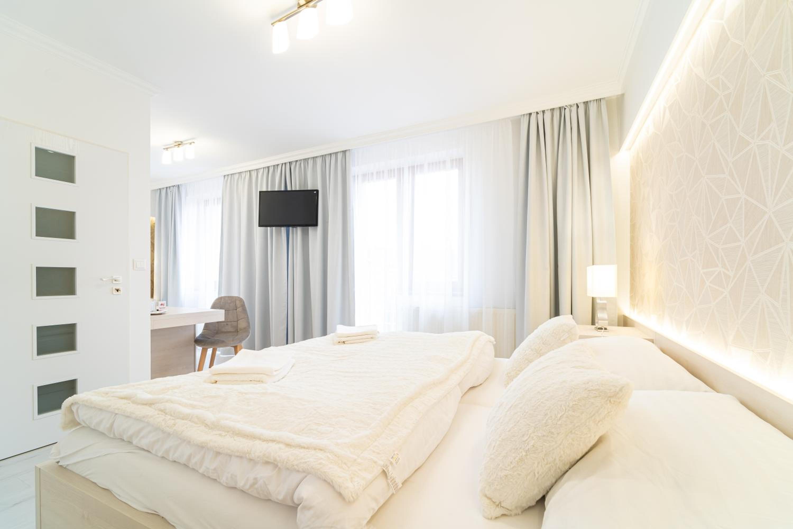 Double or Twin Room with Bathroom