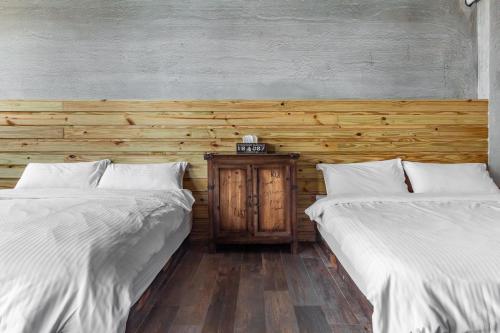 Quadruple Room with Bath photo 3