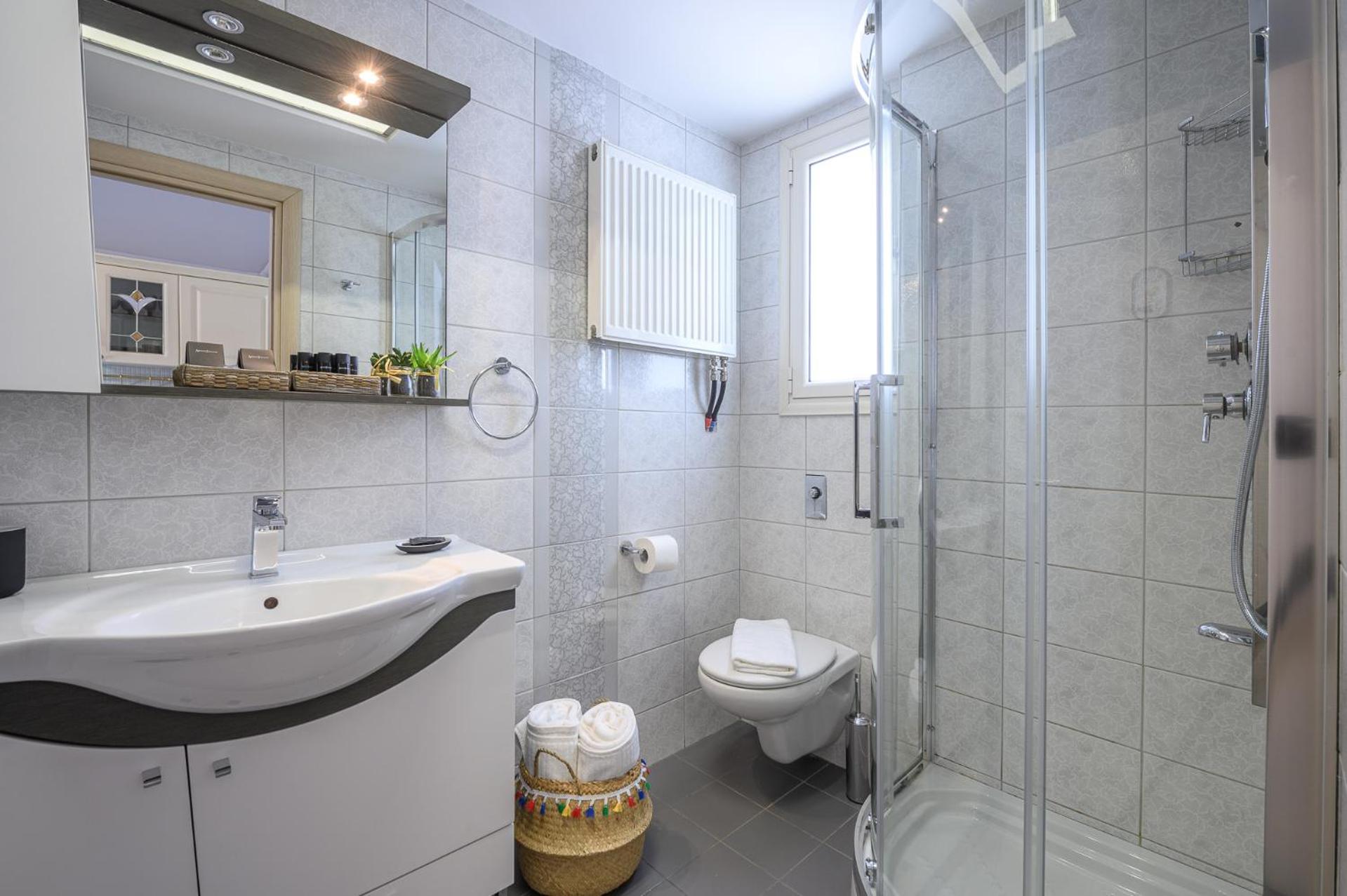 One-Bedroom Apartment - Photo 6