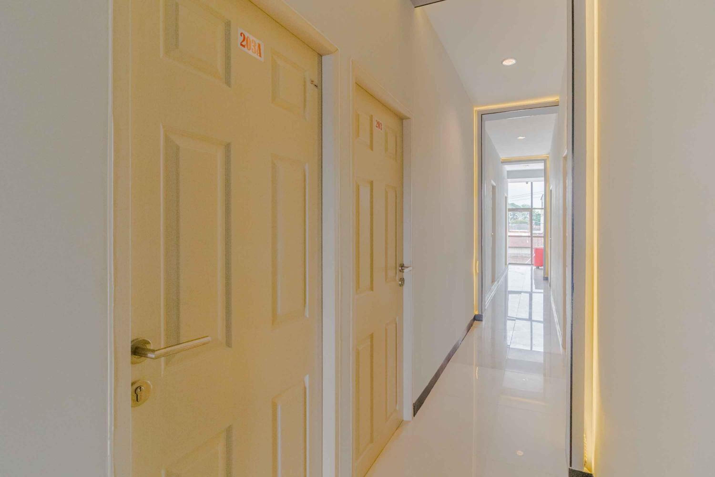Deluxe Room - Photo 4