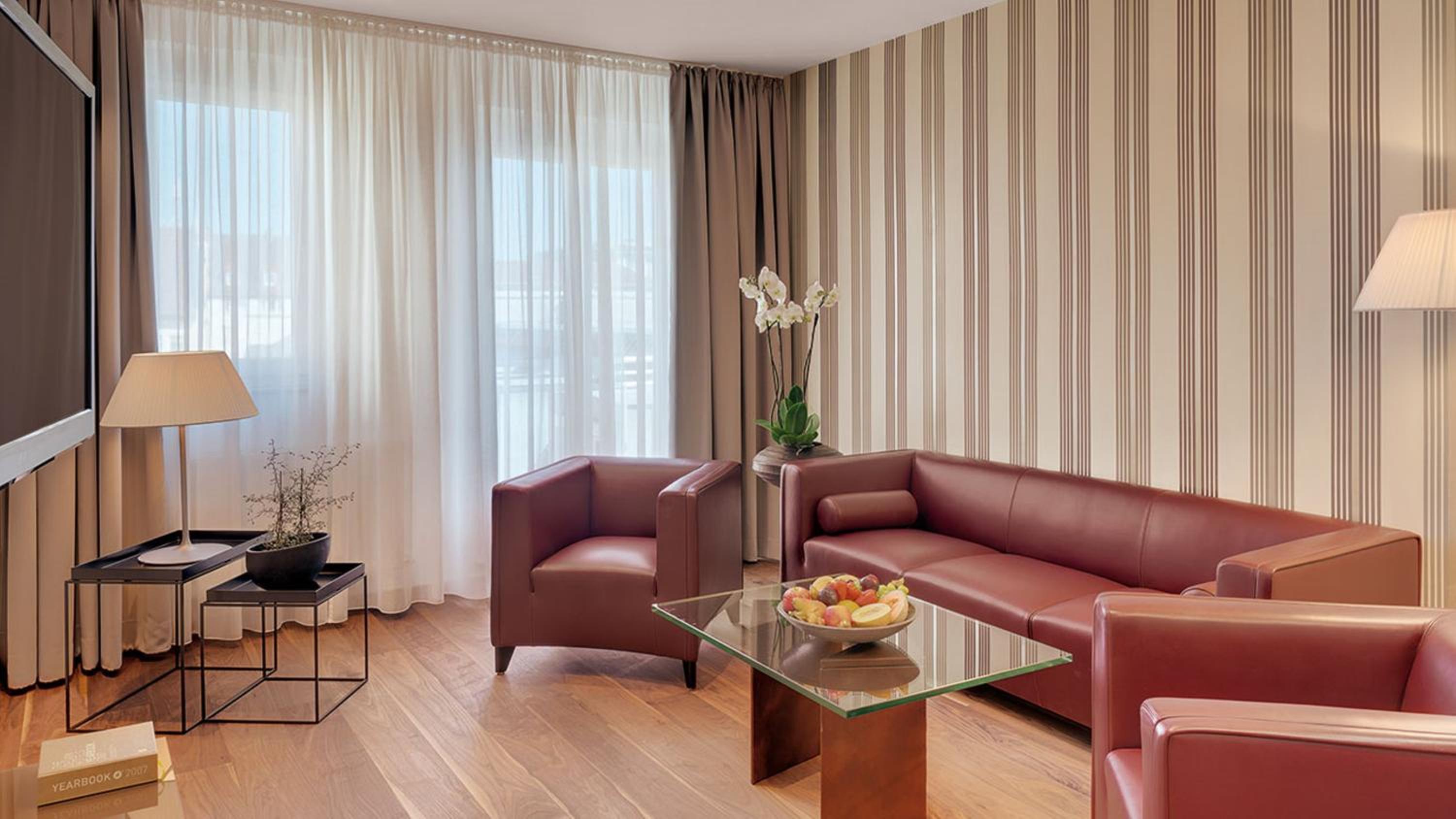 Penthouse Suite with Garden View