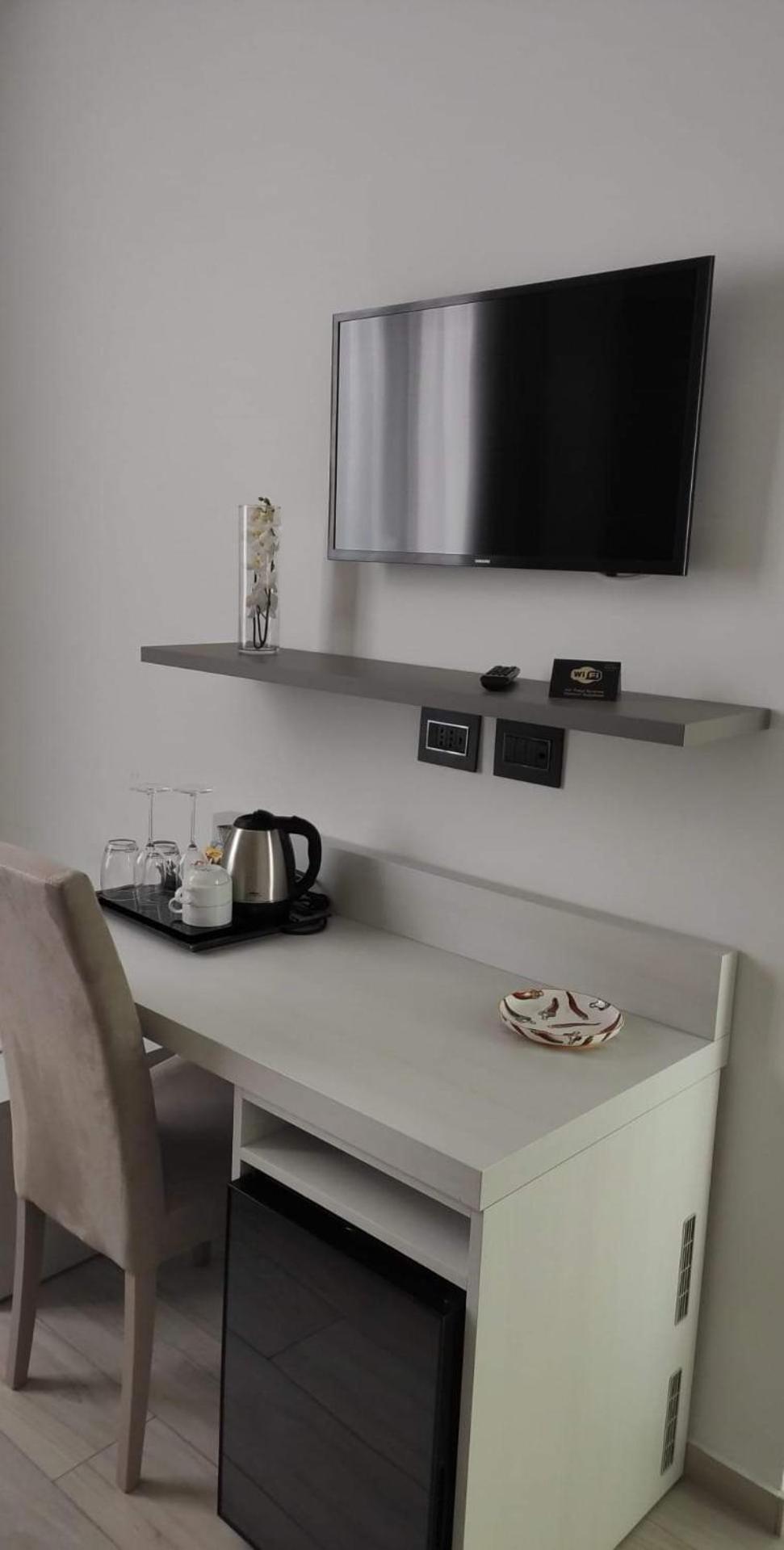 Double or Twin Room - Photo 25