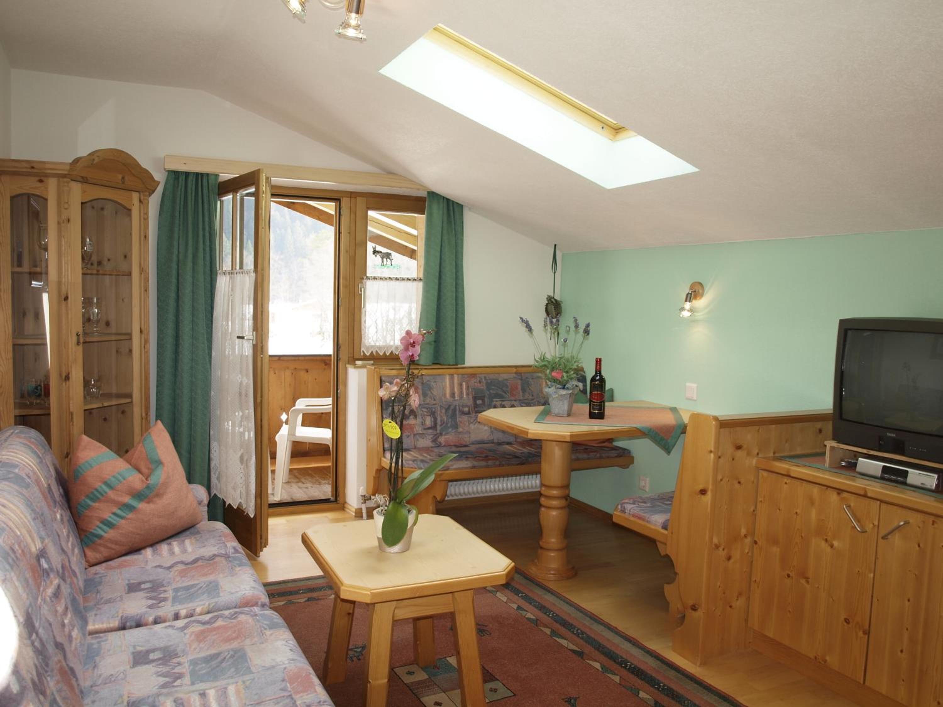 One-Bedroom Apartment with Balcony