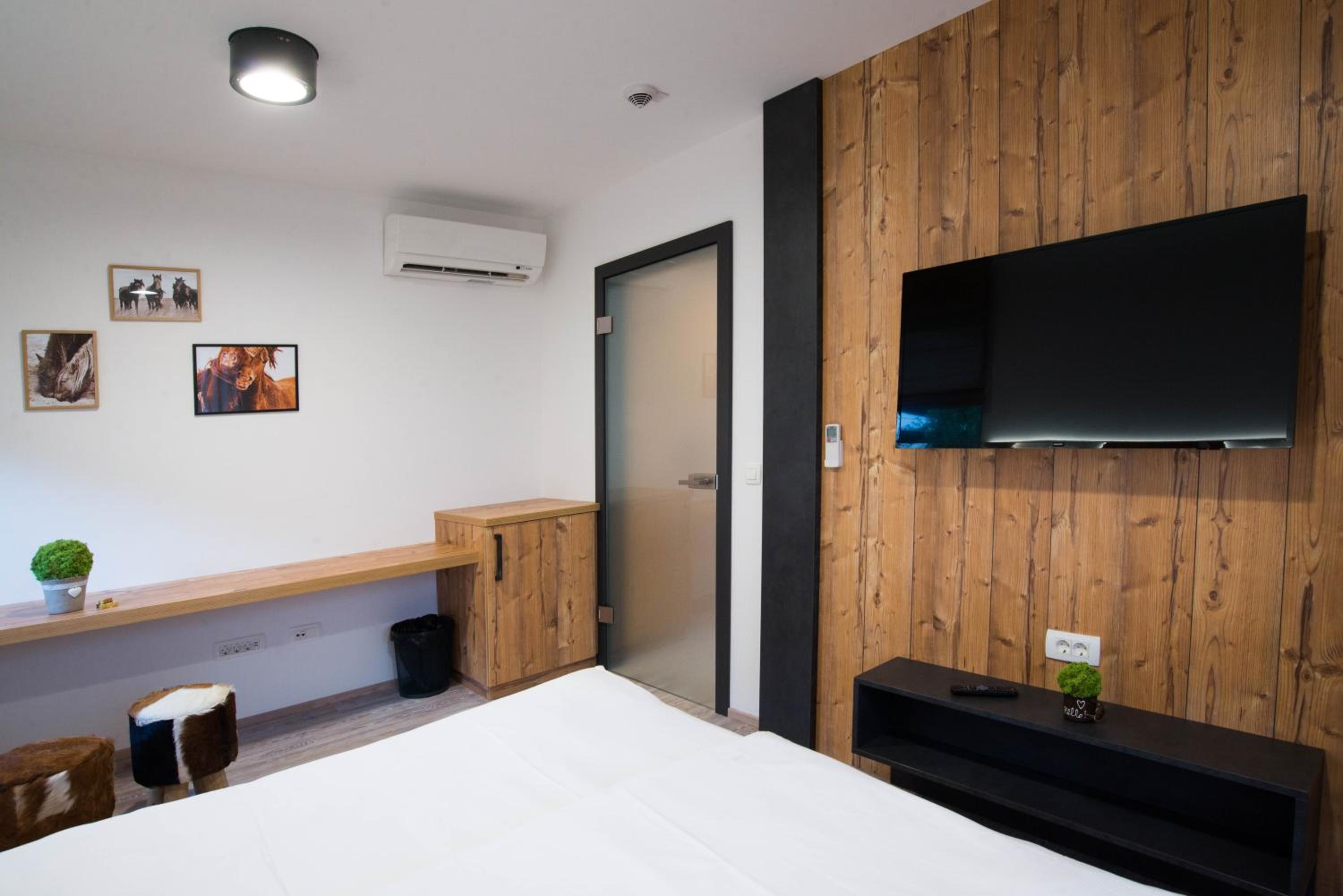 Deluxe Double or Twin Room with Balcony photo 3