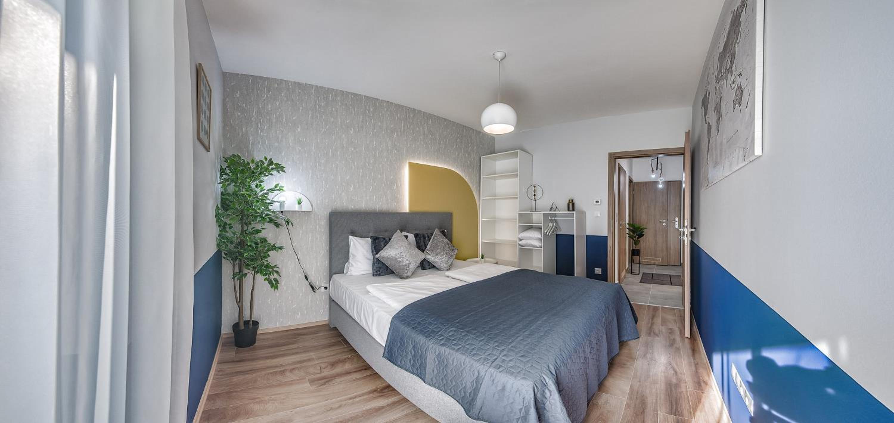 One-Bedroom Apartment - Photo 1