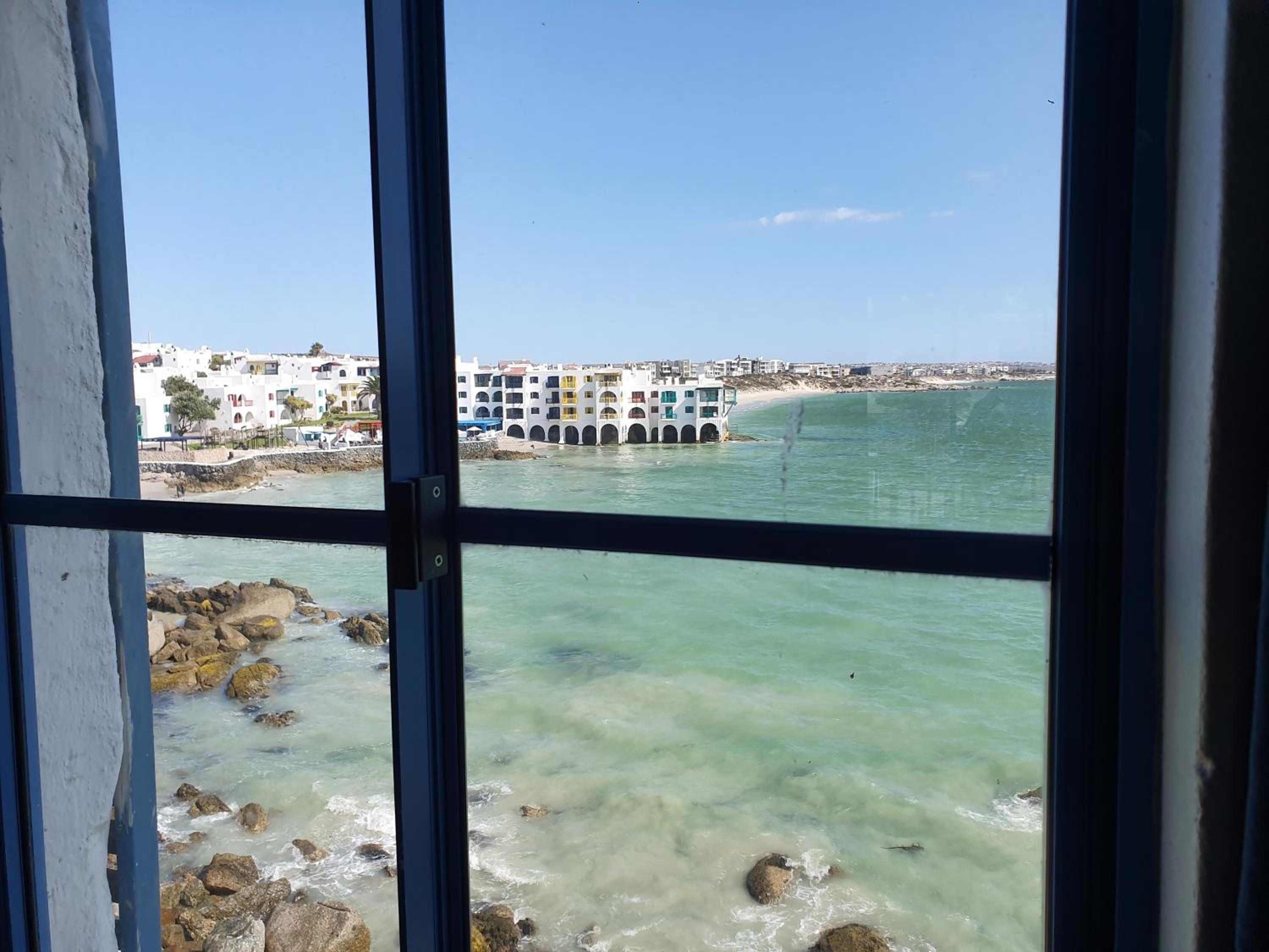 Queen Suite with Sea View - Photo 3