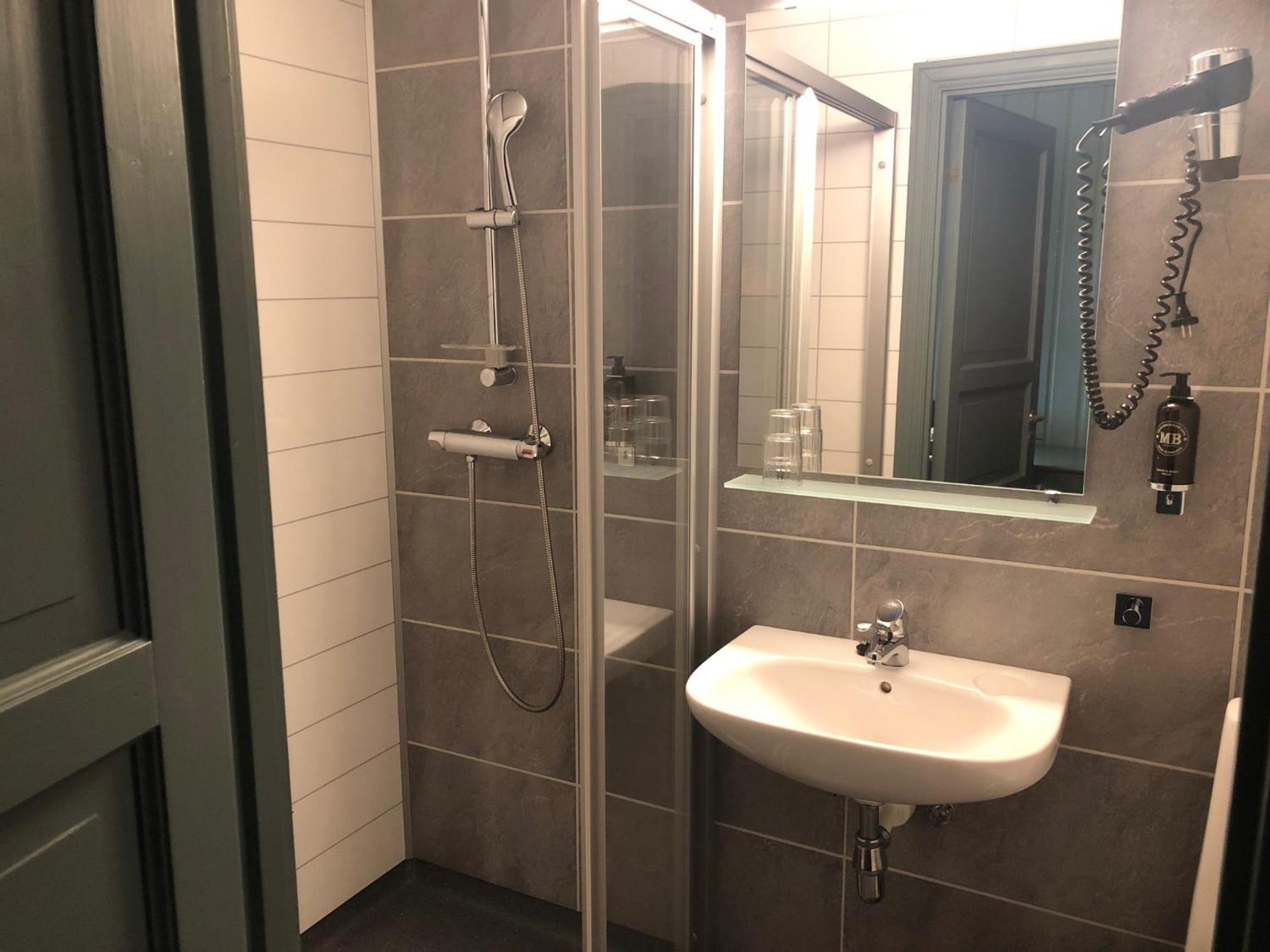 Double or Twin Room photo 3