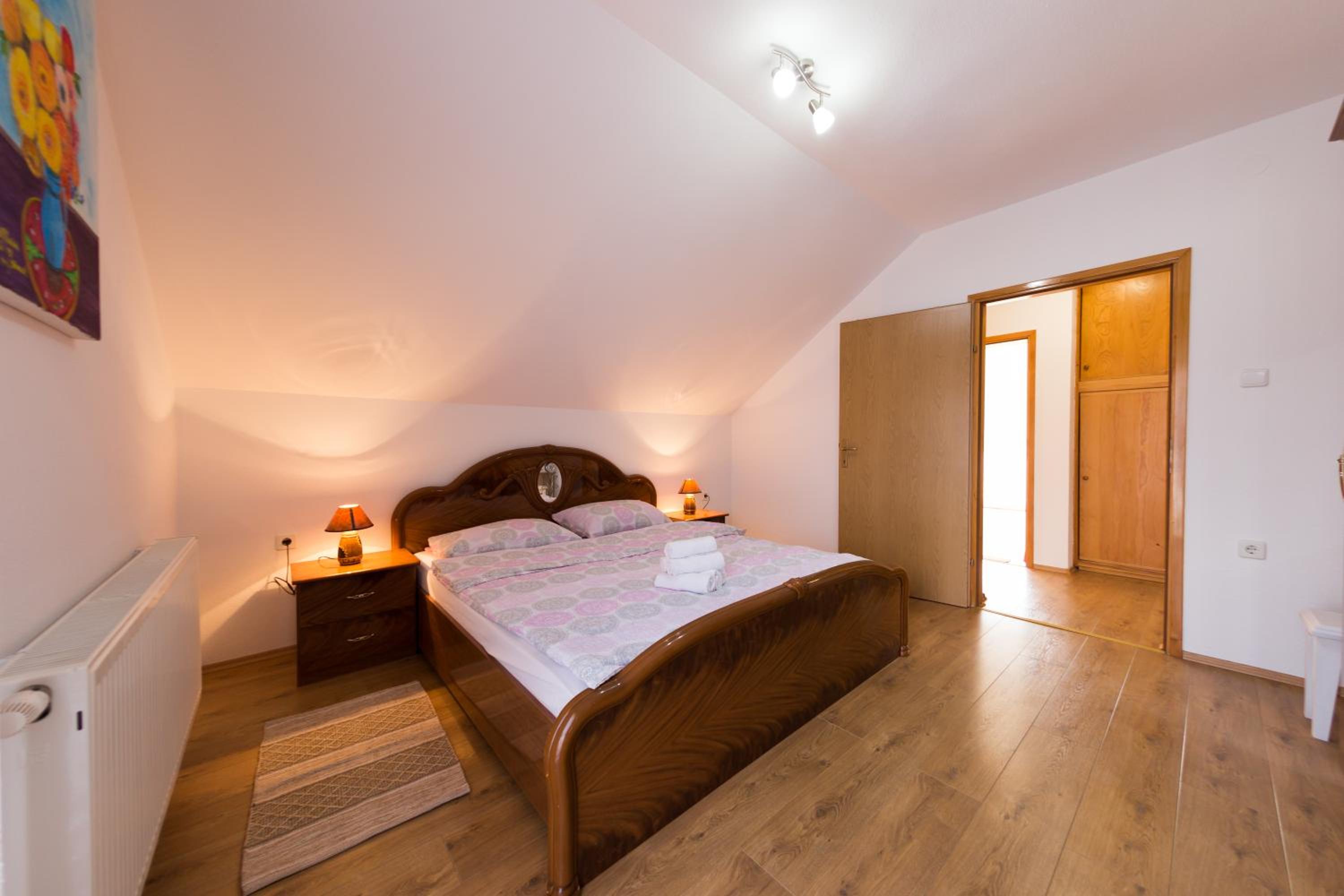 One-Bedroom Apartment - Photo 28