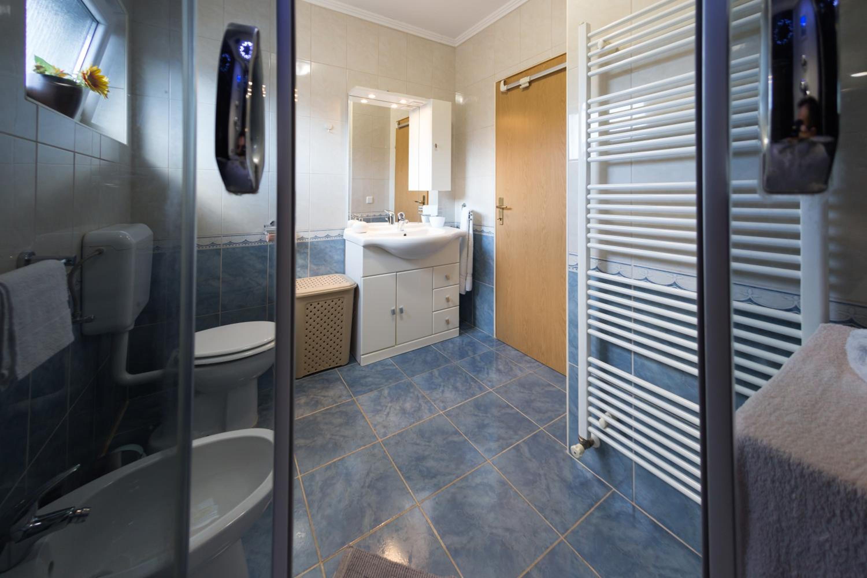One-Bedroom Apartment - Photo 30