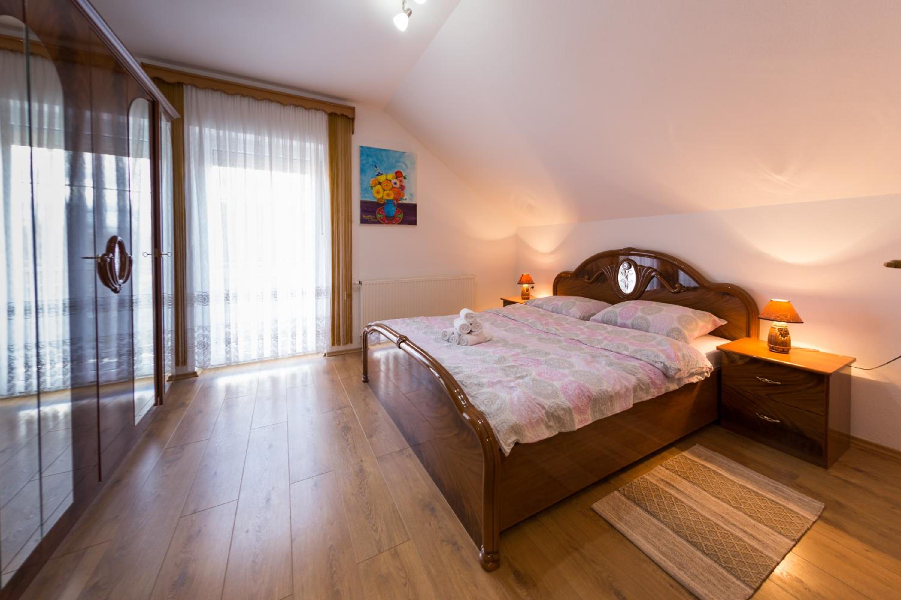 One-Bedroom Apartment - Photo 32