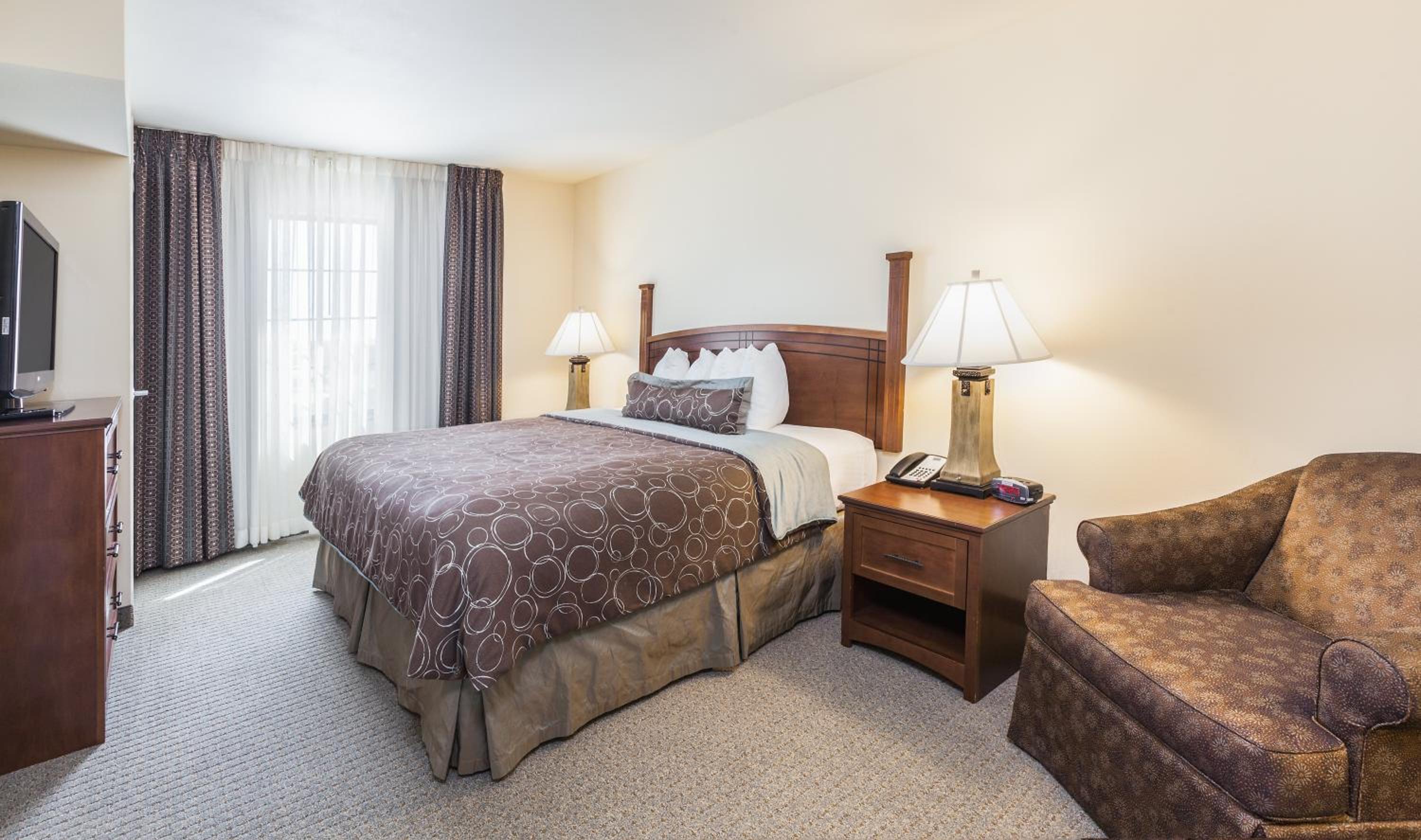 One-Bedroom King Suite photo 3