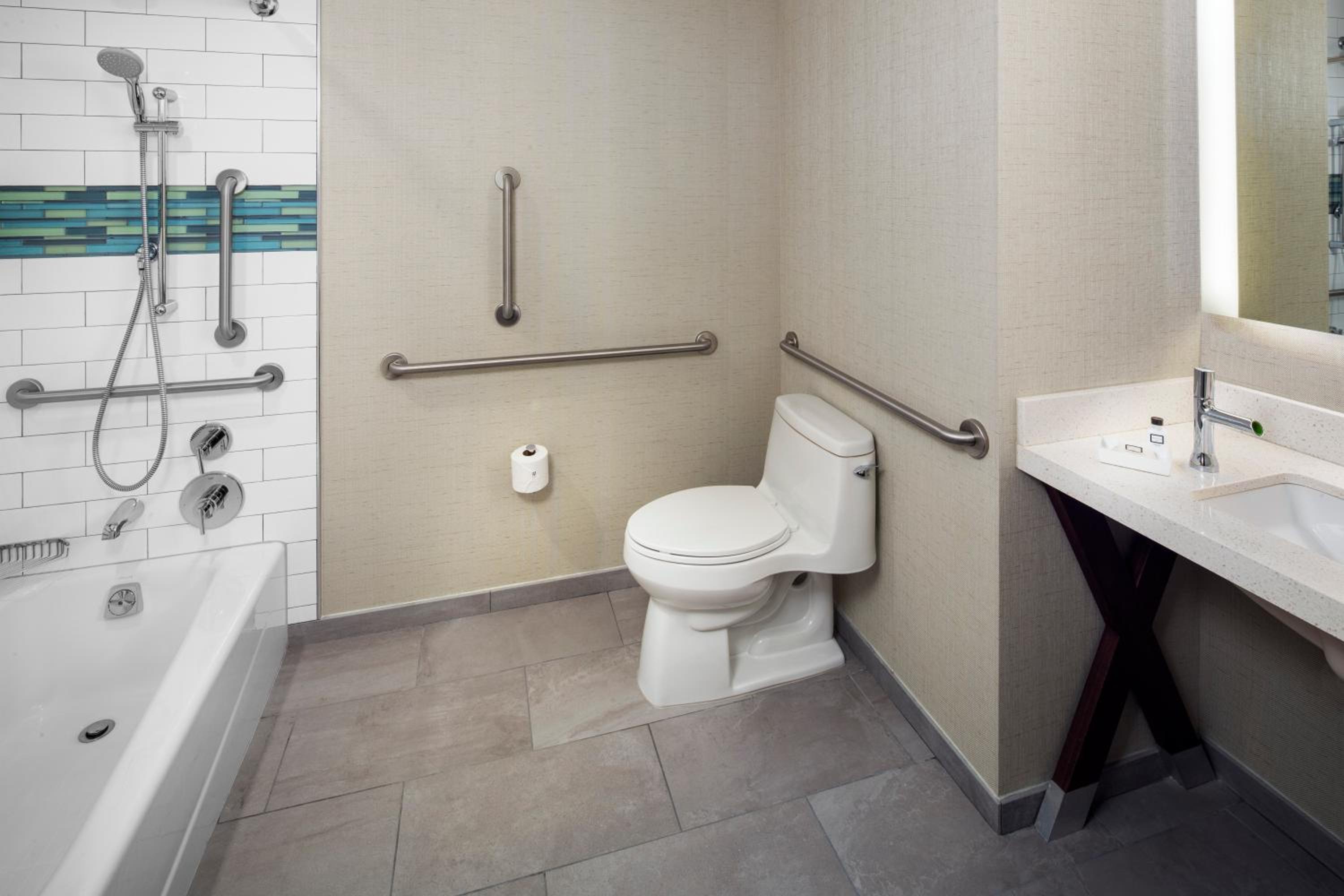 Standard Double Room with Two Double Beds and Accessible Tub - Mobility Access