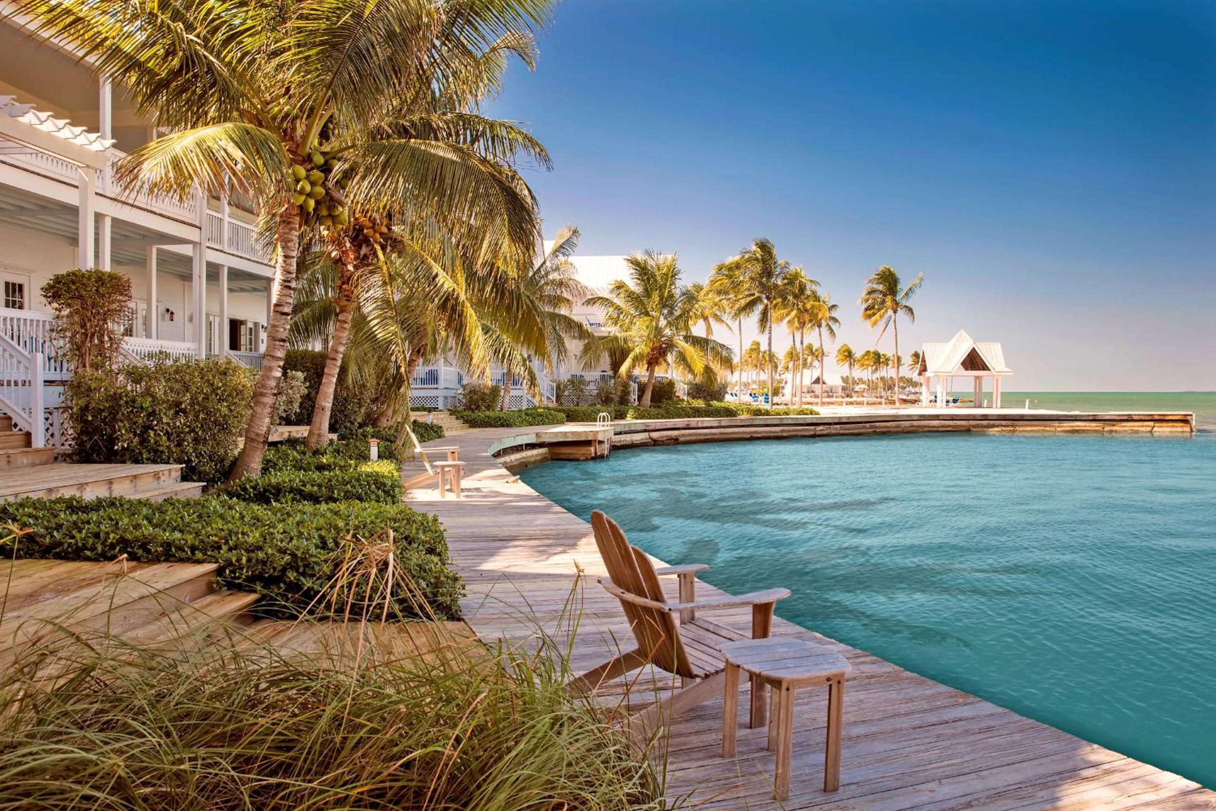 Three Bedroom Waterfront Villa - Sea View