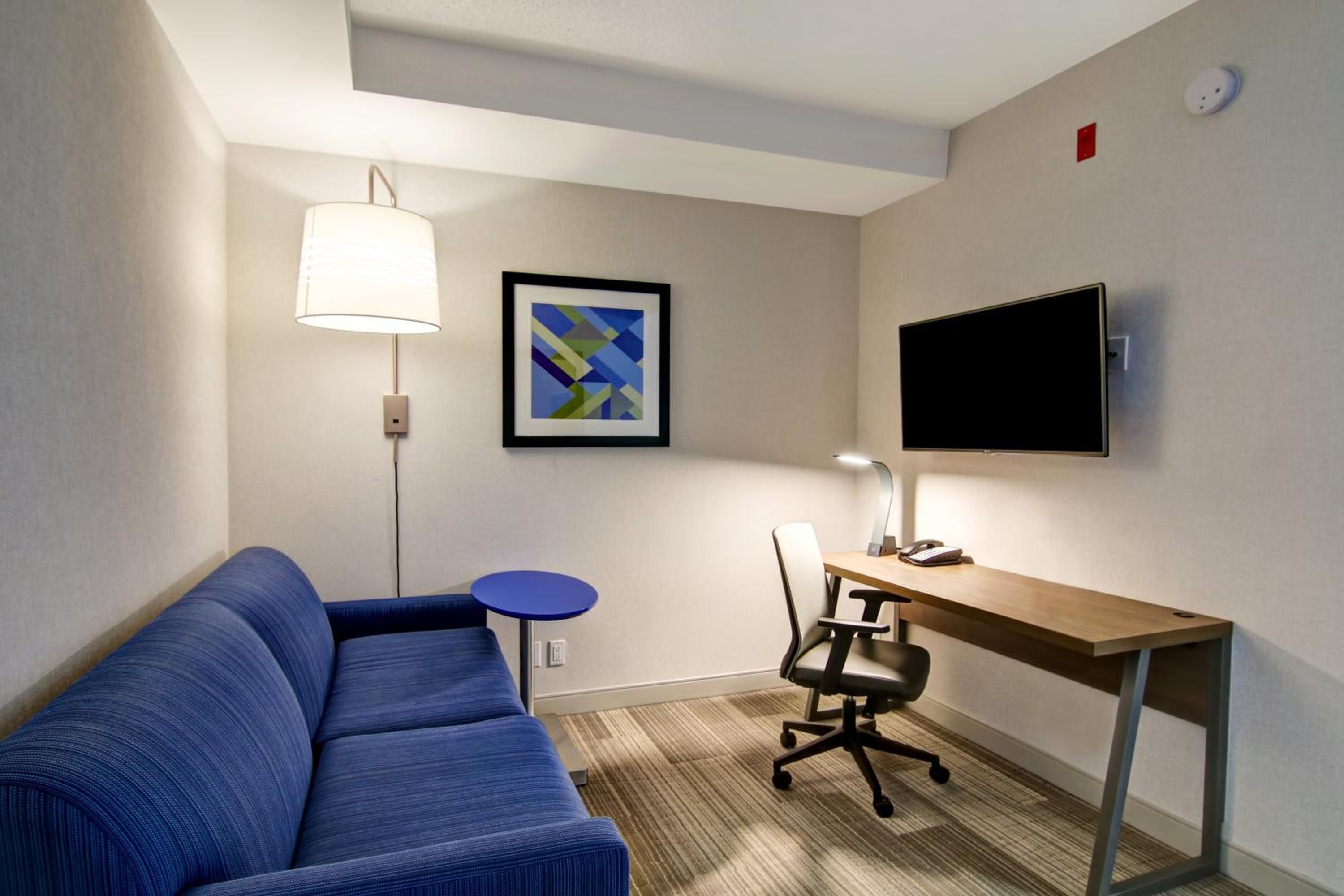 King Suite - Photo 2