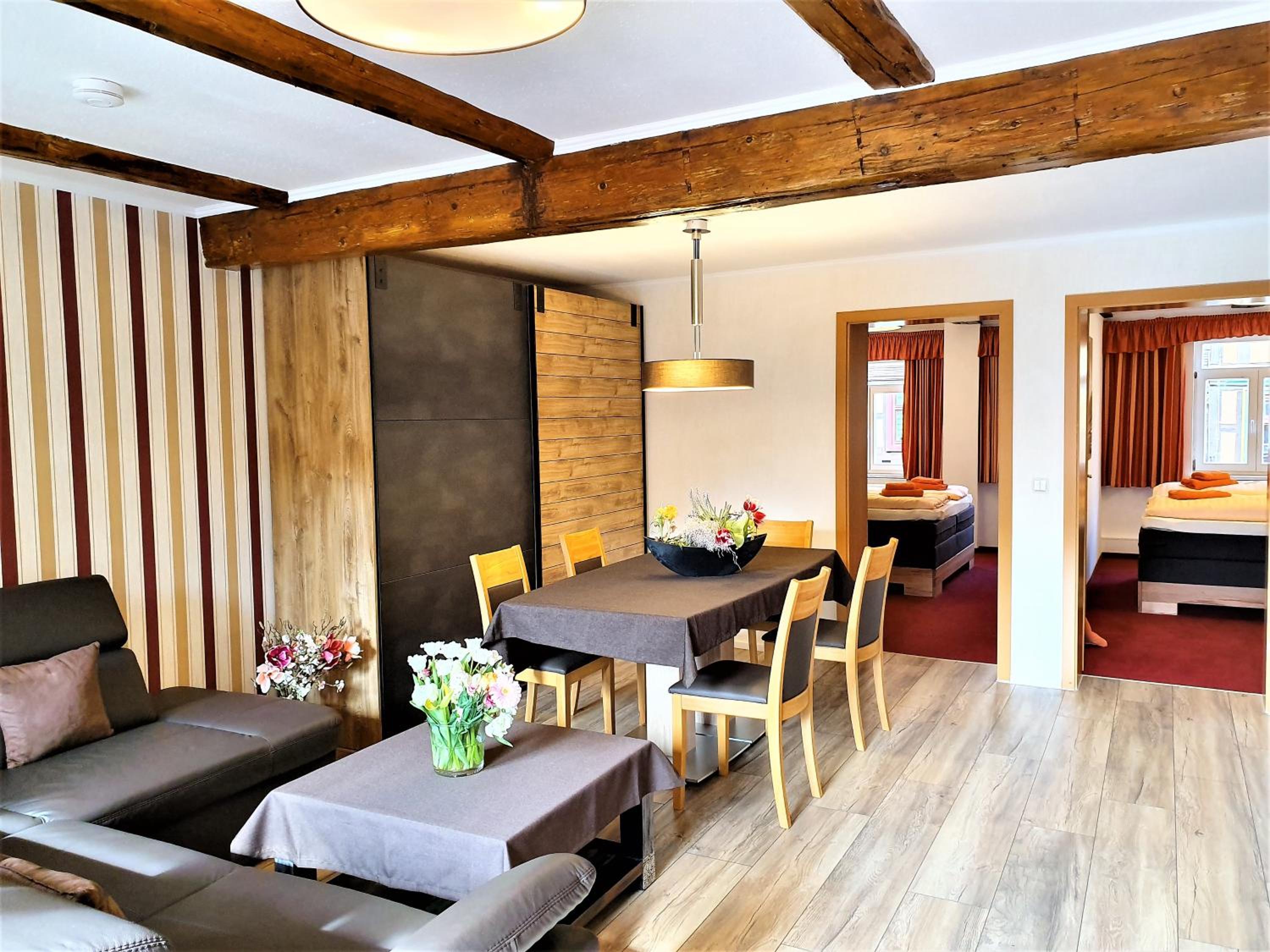 Family Room (2 bedrooms)