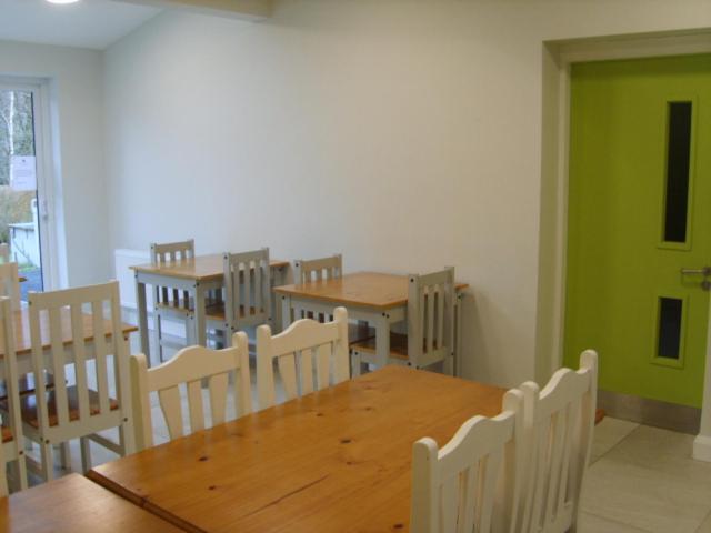 Twin Room with Private Bathroom - Photo 4