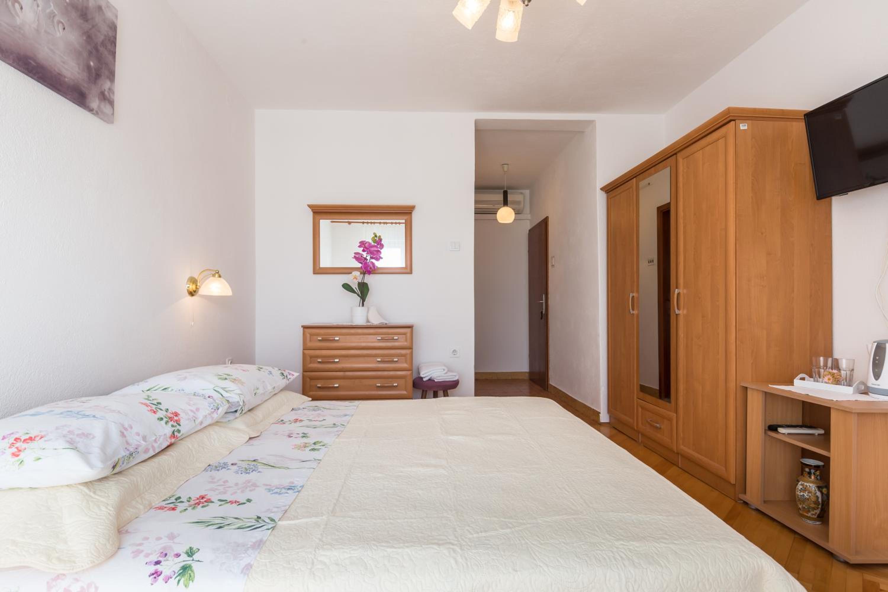 Double Room with Partial Sea View