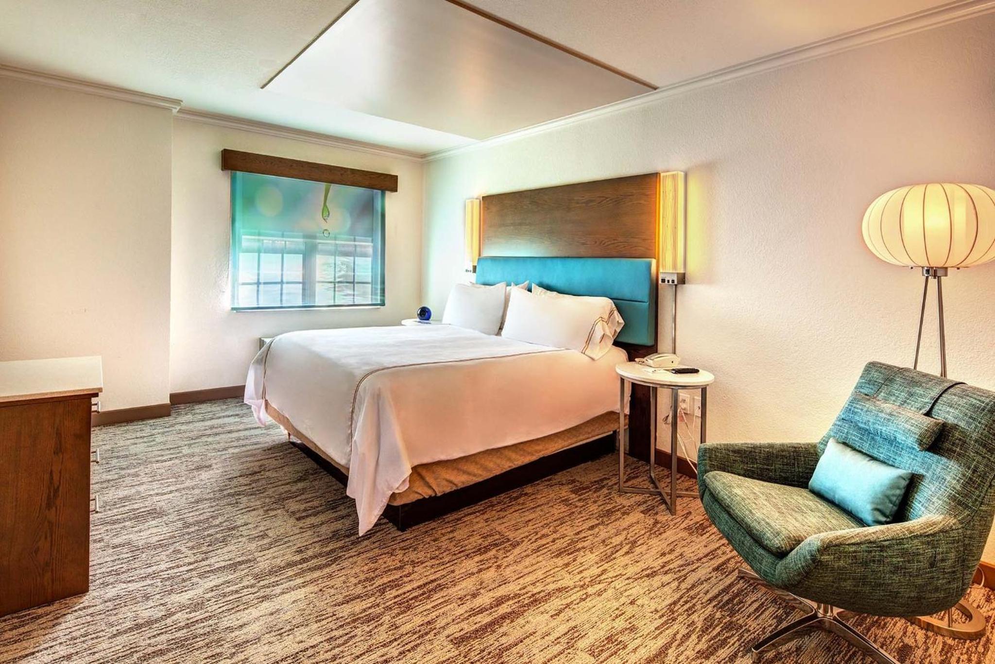 King Suite - Photo 2