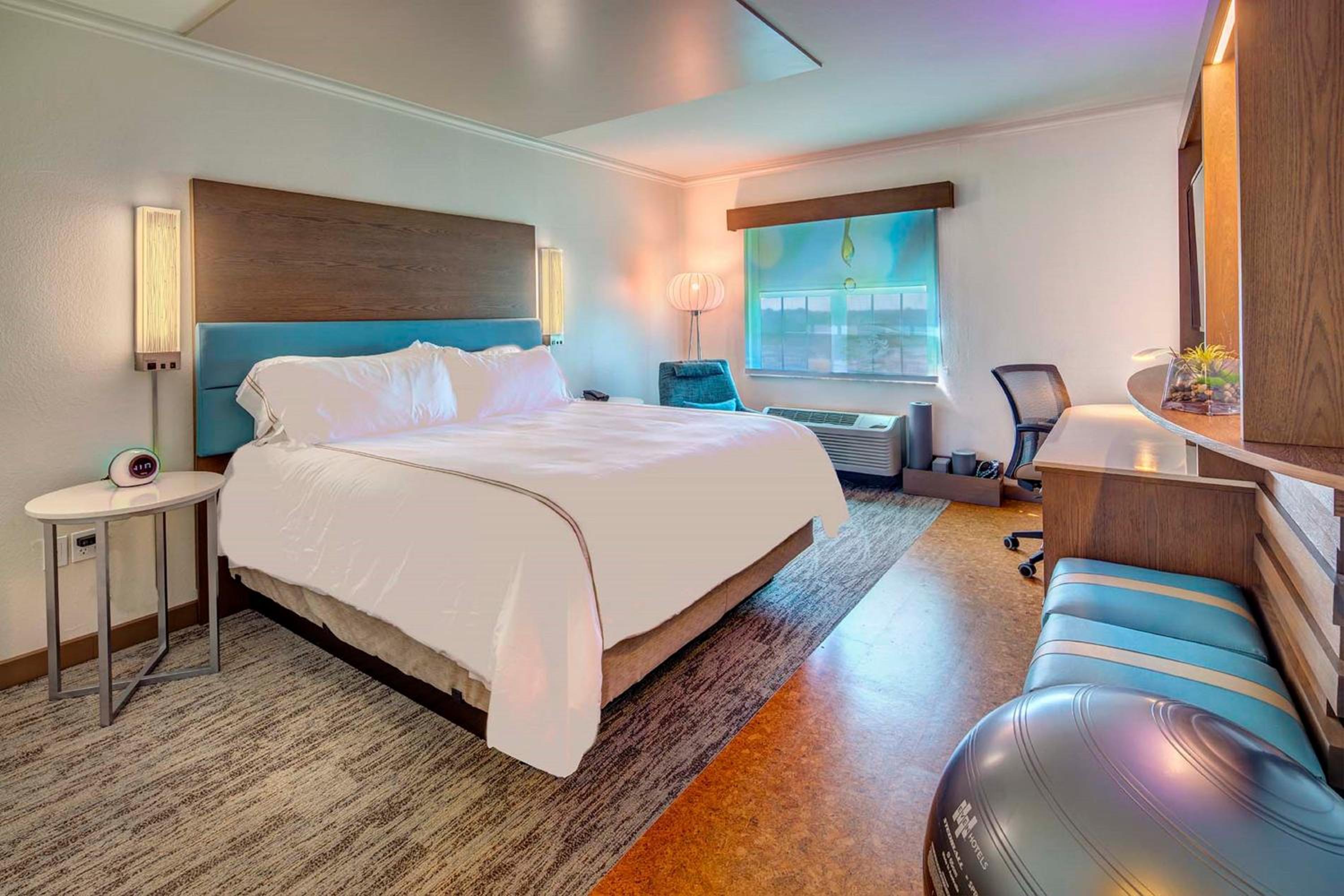 Standard King Room - Photo 1