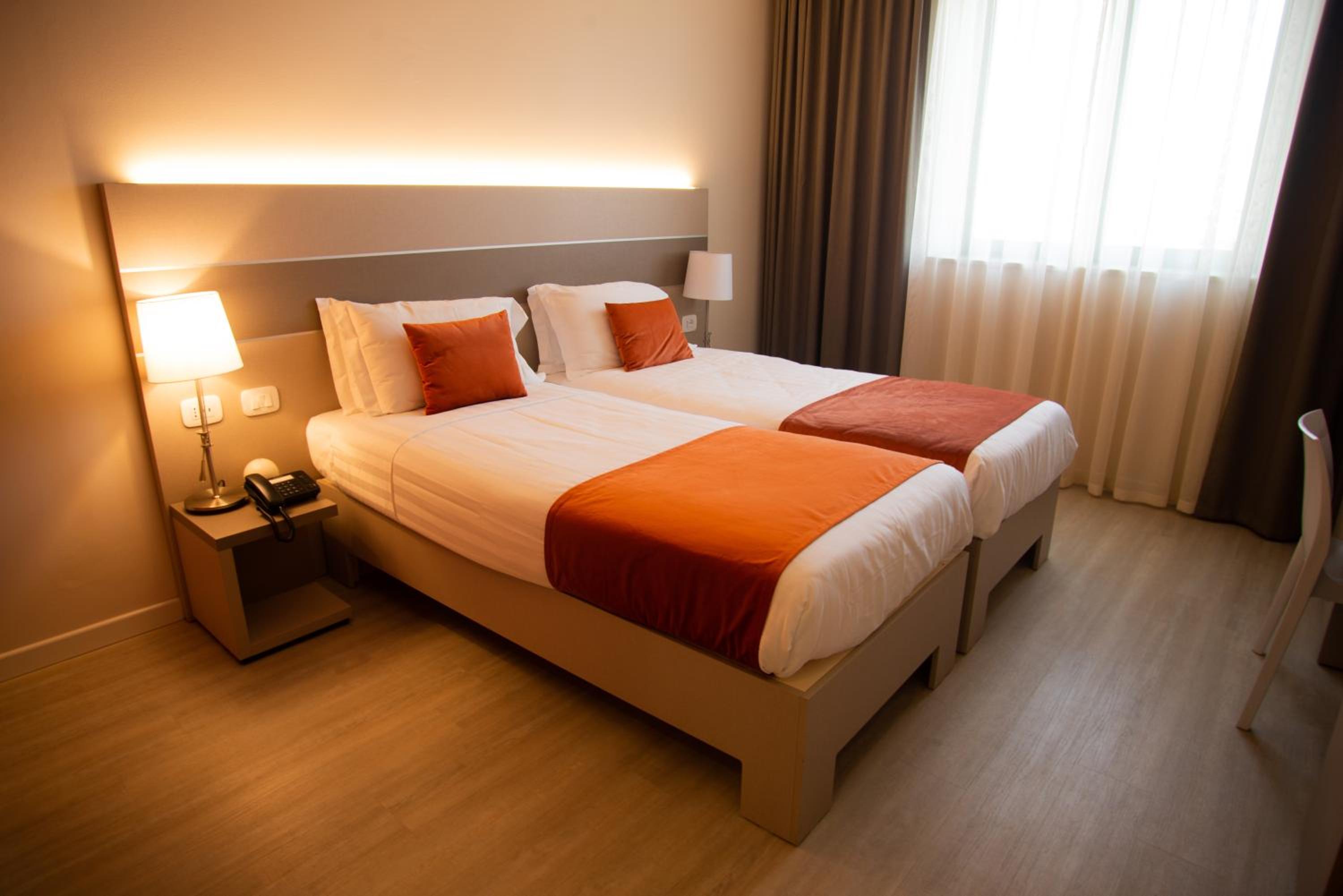 Superior Twin Room - Photo 4