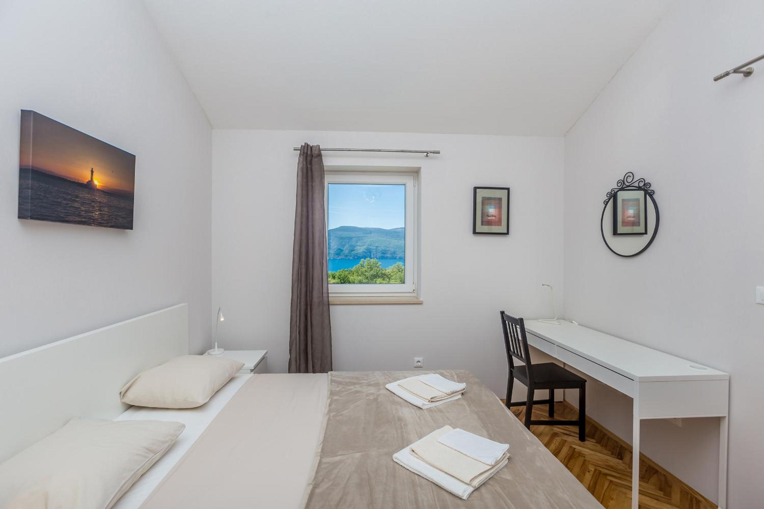 Four-Bedroom House photo 2
