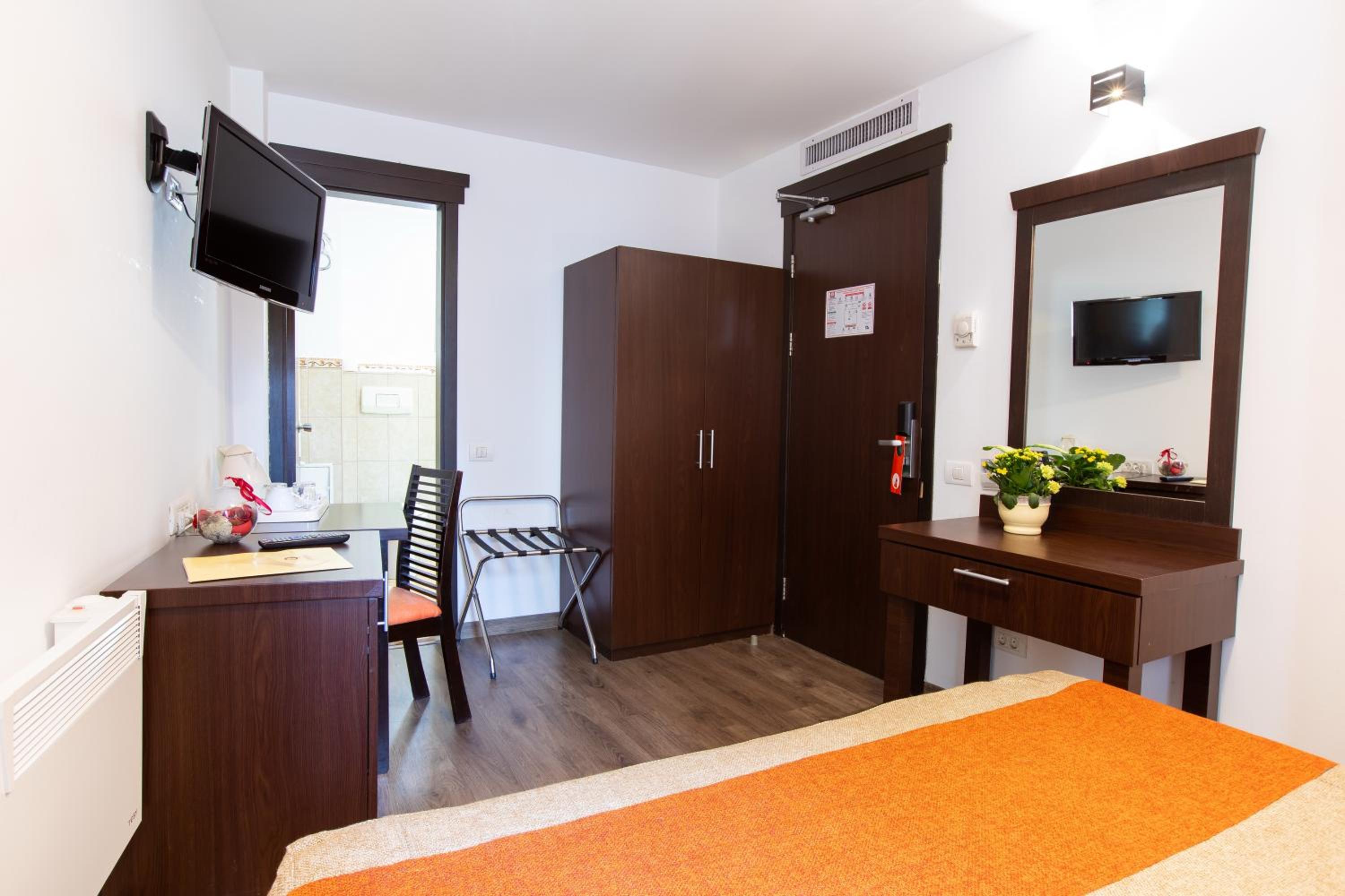 Classic Double Room photo 2