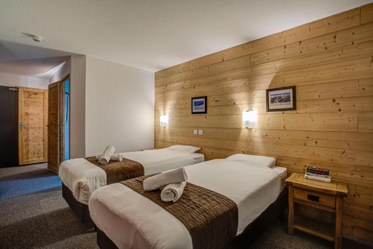 Twin Room with Balcony - Photo 20