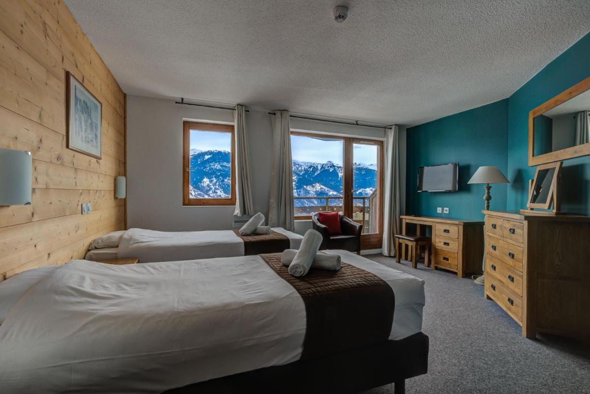 Twin Room with Balcony - Photo 9