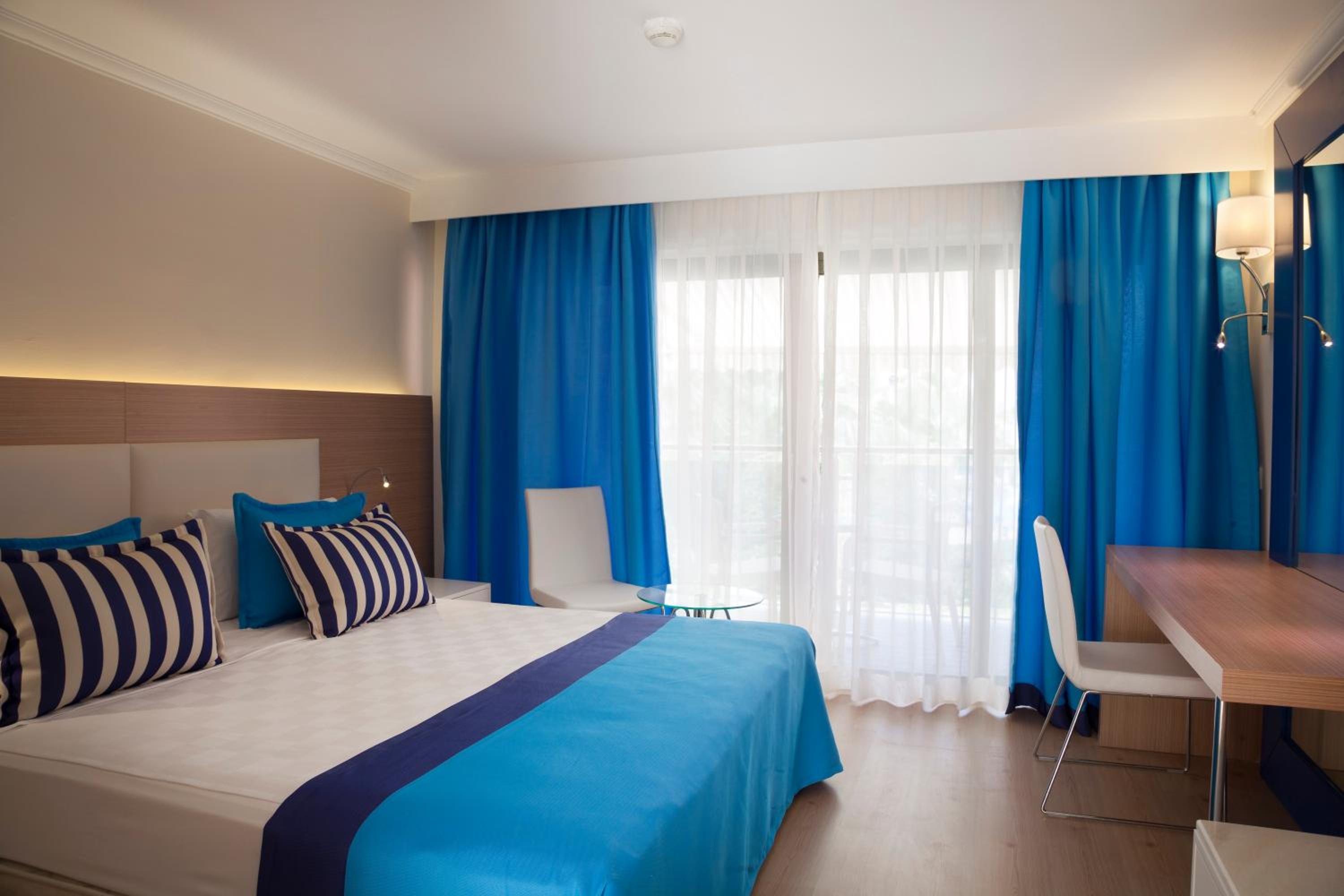 Double Room with Balcony photo 3