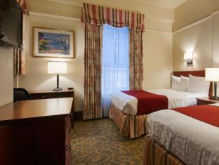 Double Room with Bath Tub - Disability Access/Non-Smoking  - Photo 3