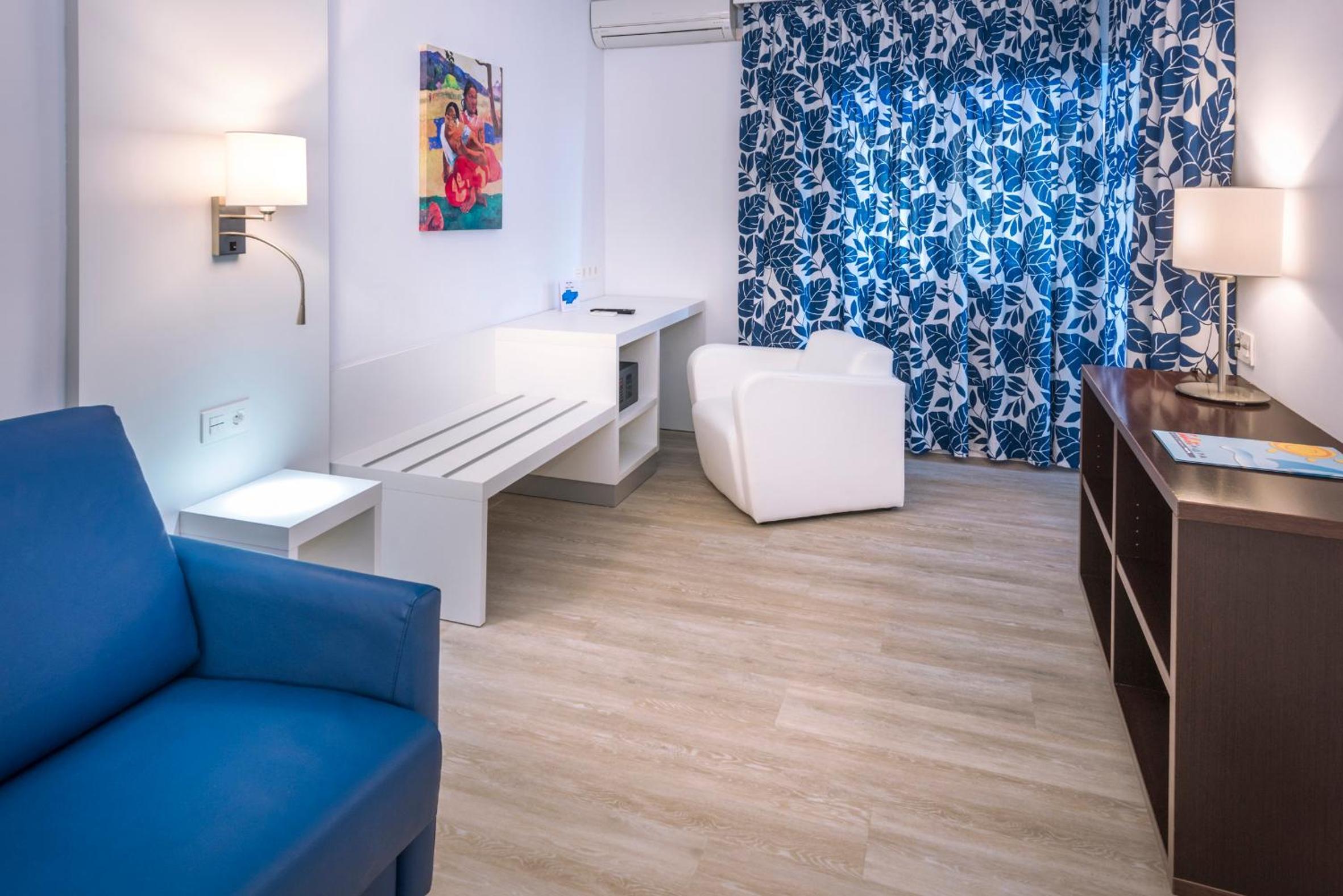 Suite with Balcony - Photo 1