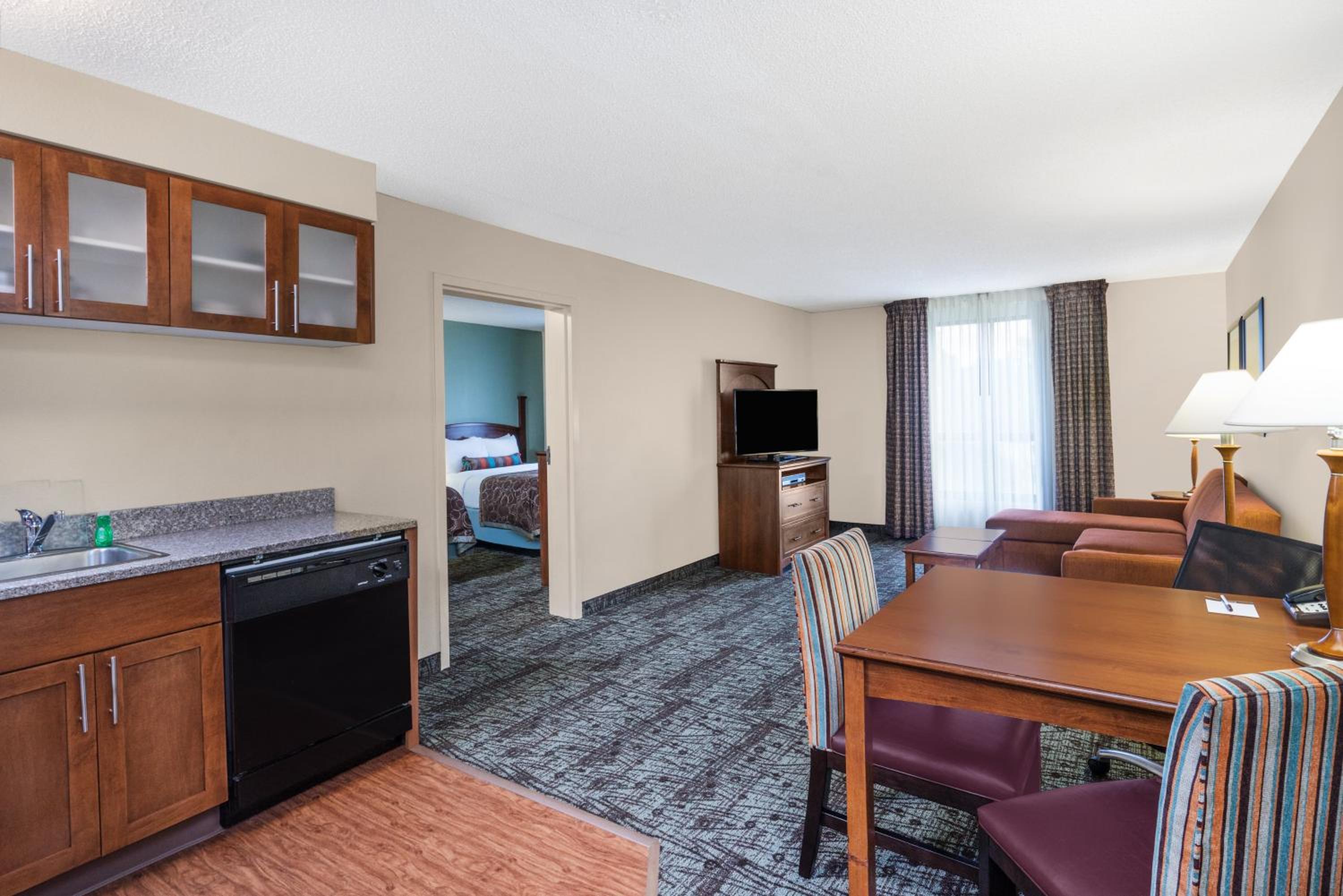 One-Bedroom Suite with Two Queen Beds - Photo 6