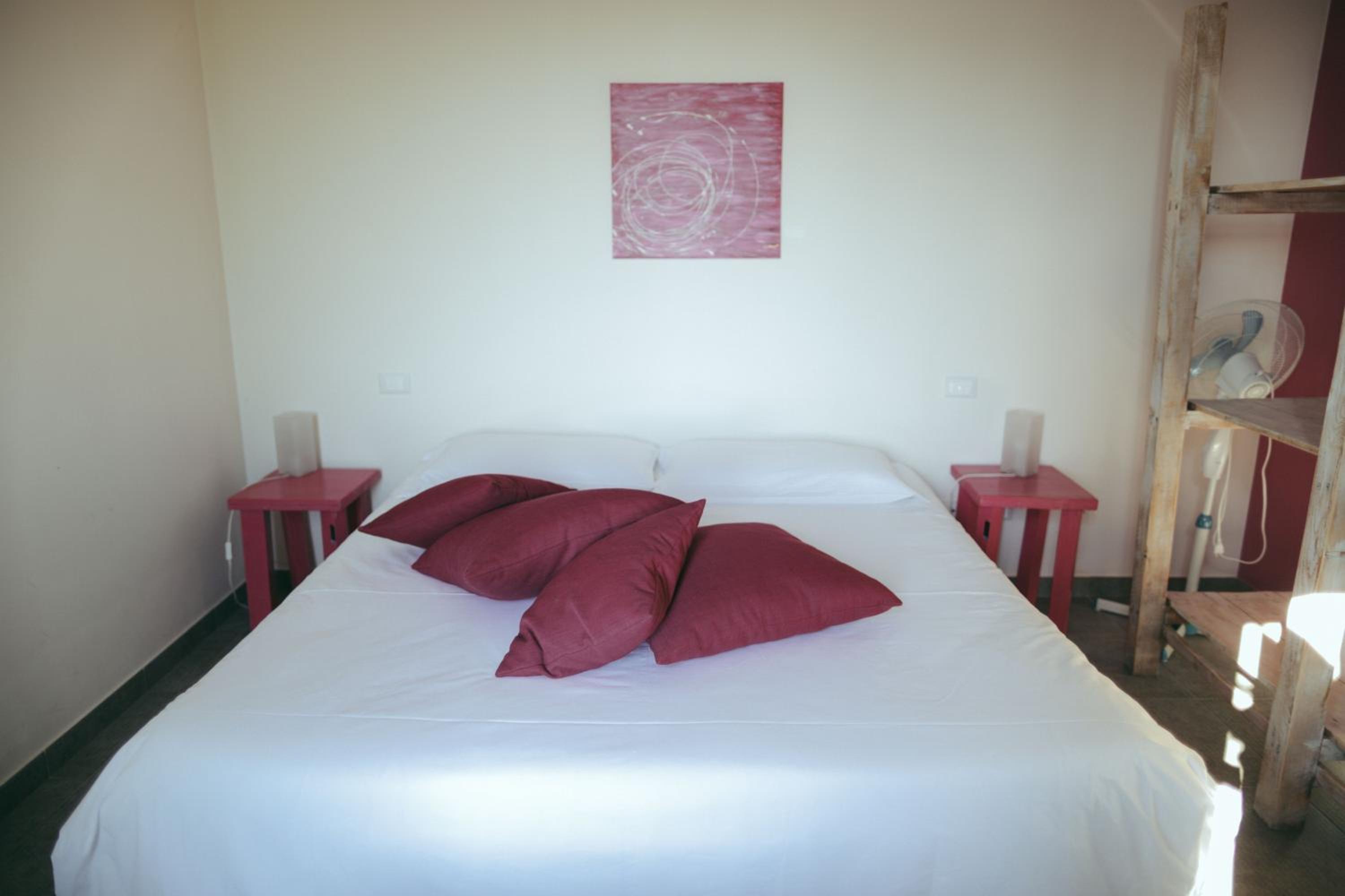 One-Bedroom Apartment - Photo 1