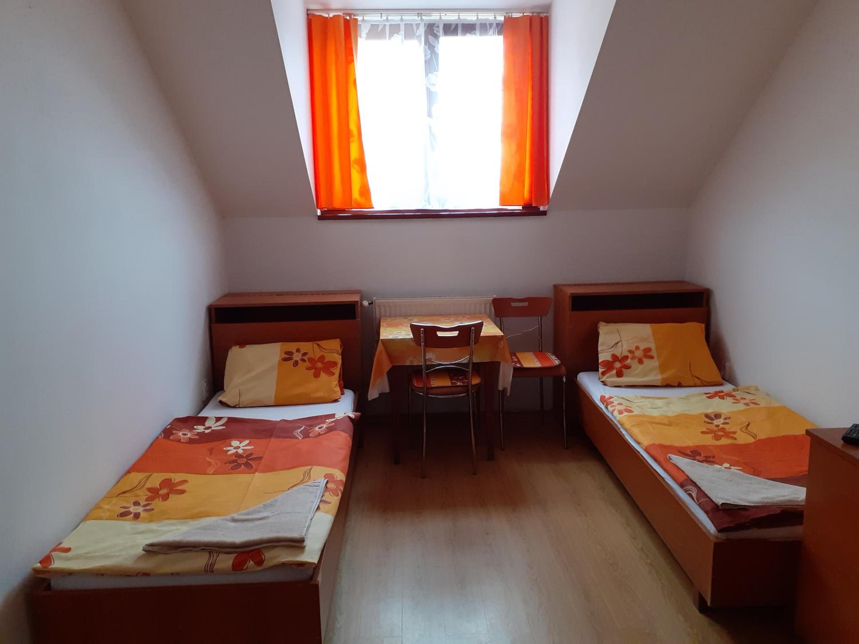 Standard Twin Room with Shared Bathroom photo 1