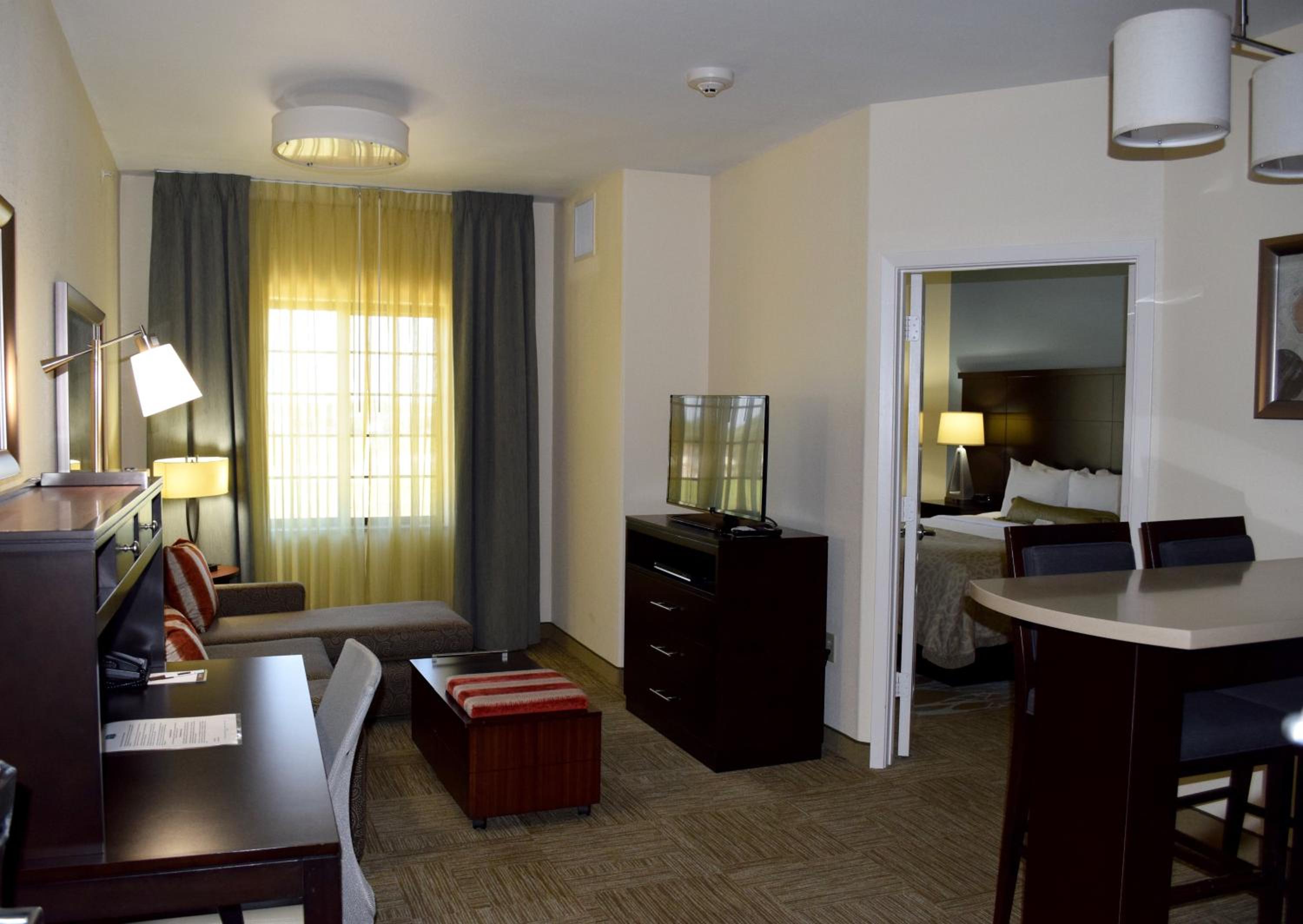One-Bedroom King Suite with Sofa Bed - Photo 4