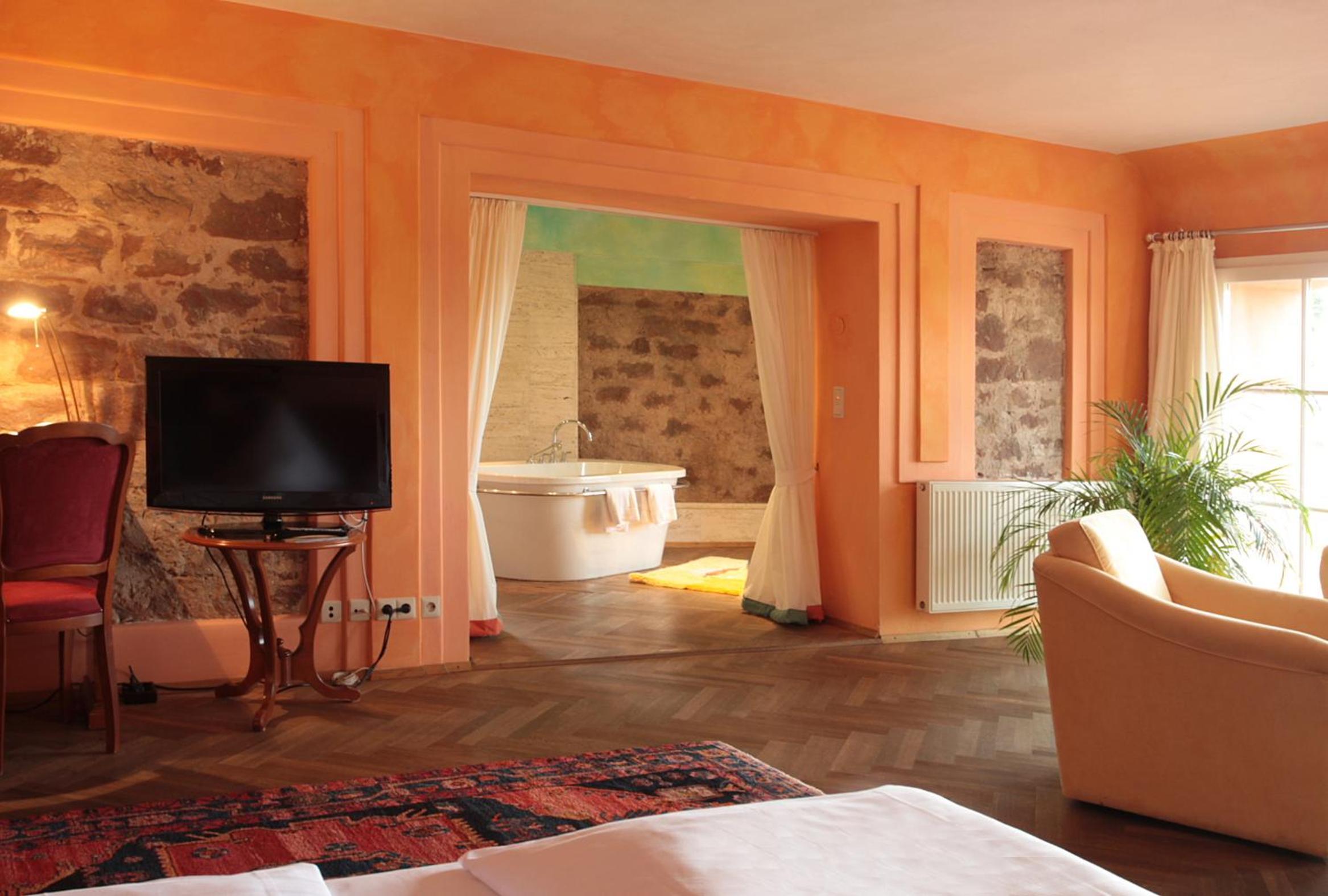 Deluxe Suite - Photo 2