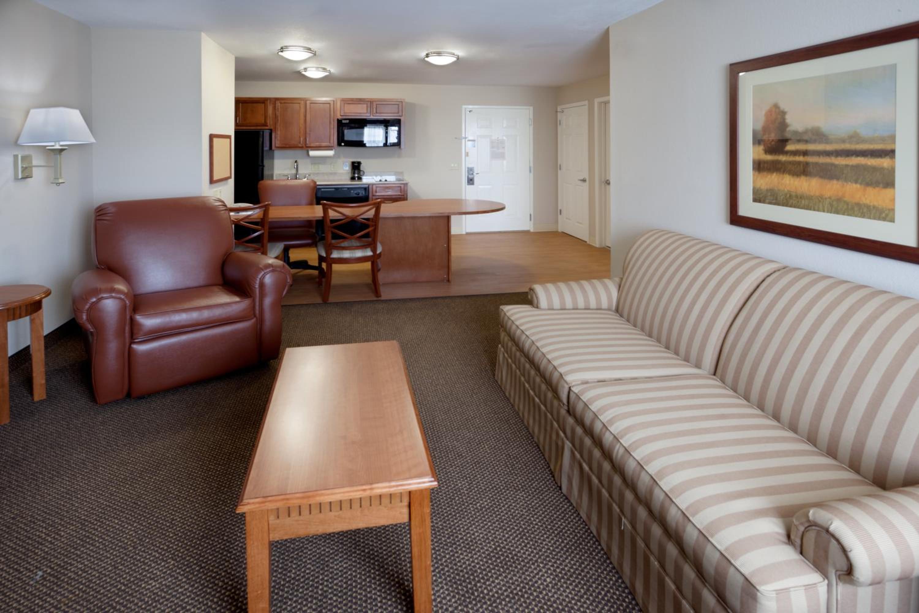One-Bedroom King Suite - Photo 3