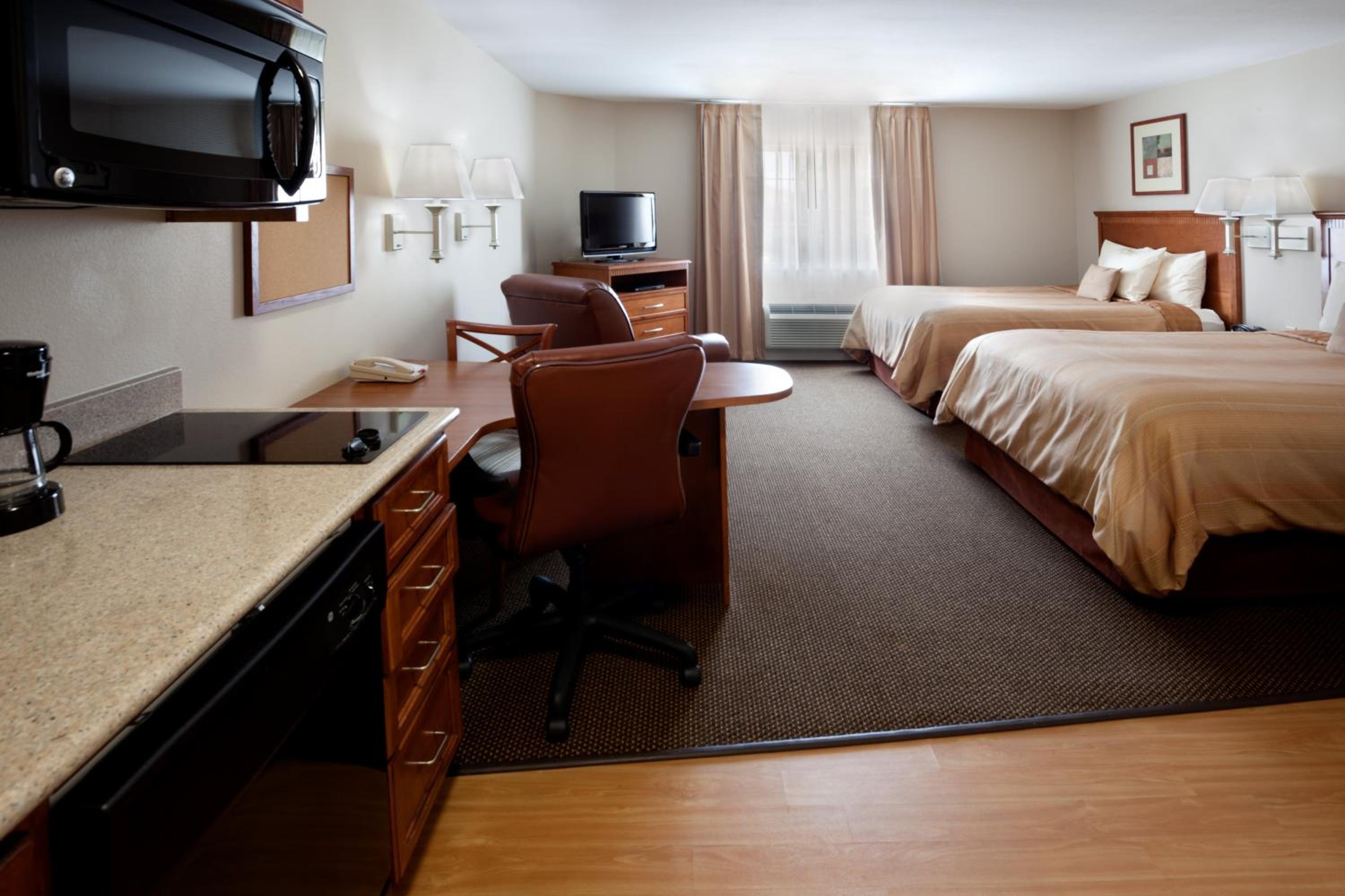 Studio Suite with Two Queen Beds - Photo 4