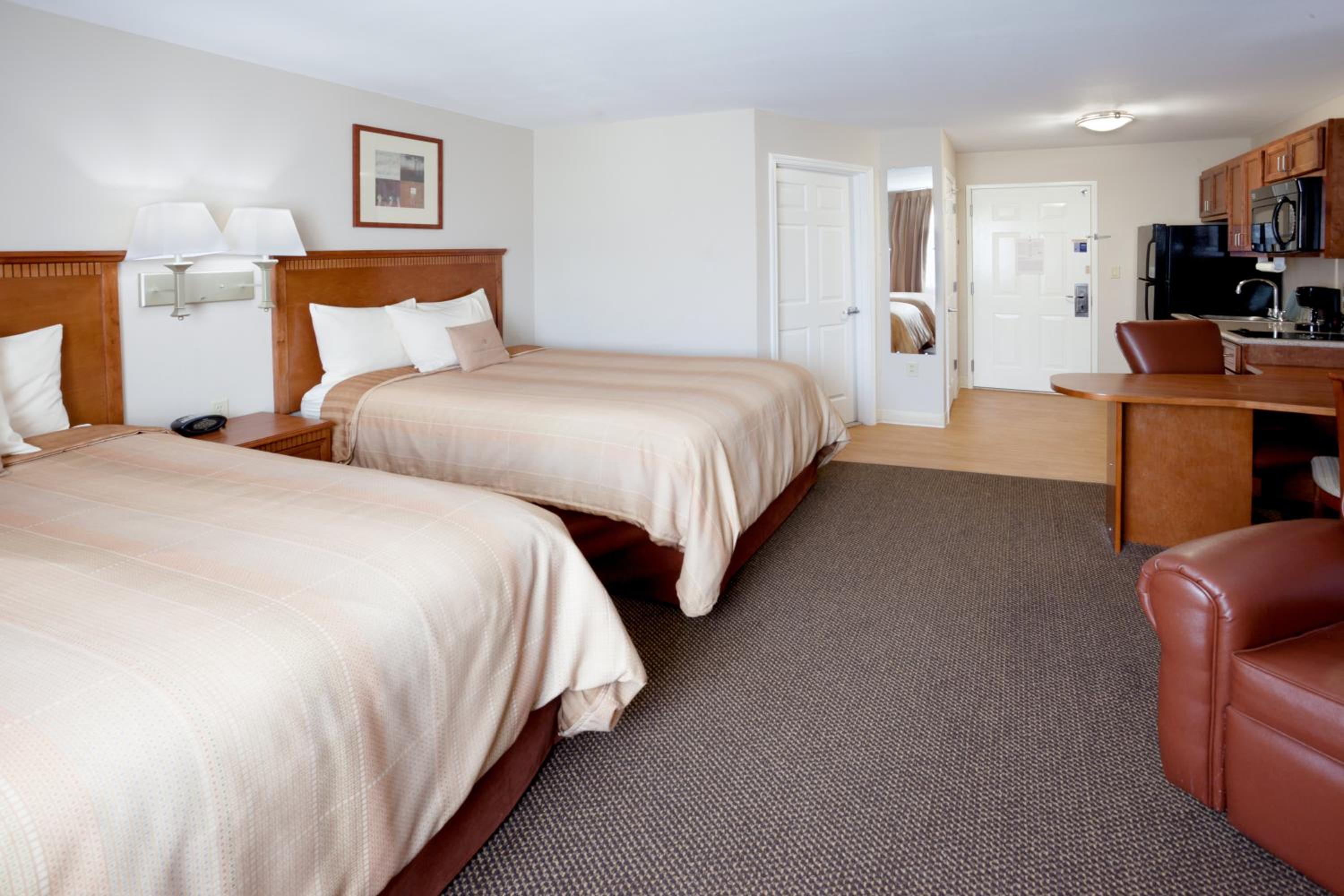 Studio Suite with Two Queen Beds - Photo 3