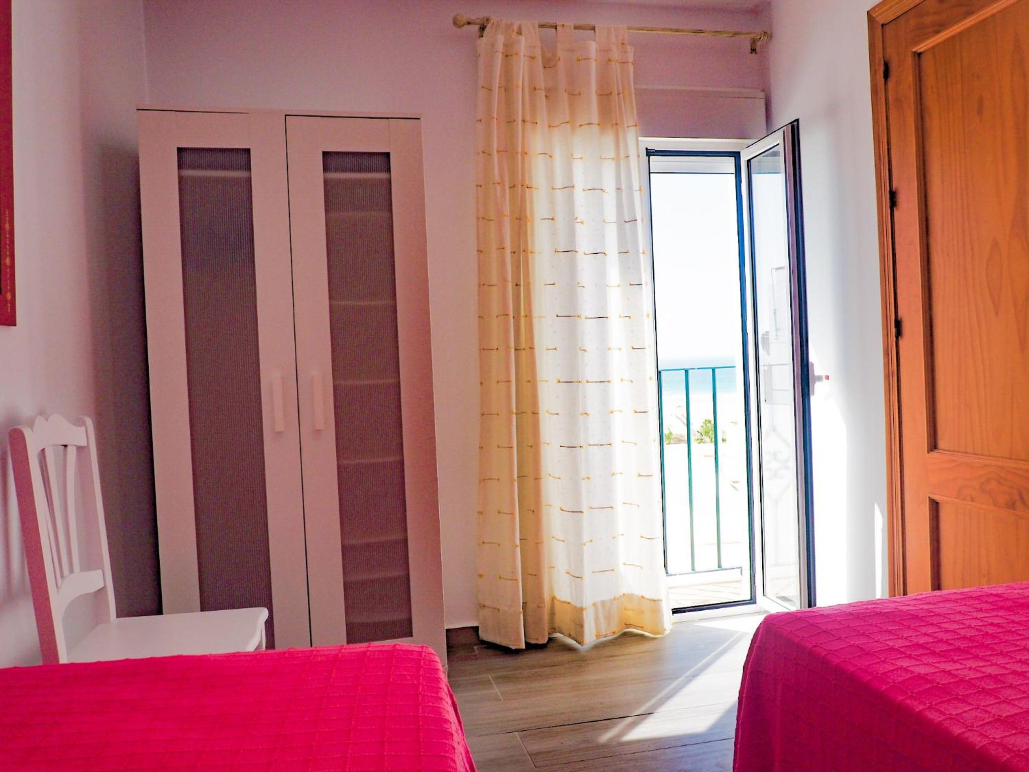 Apartamento de una habitación con balcón y vista al mar
