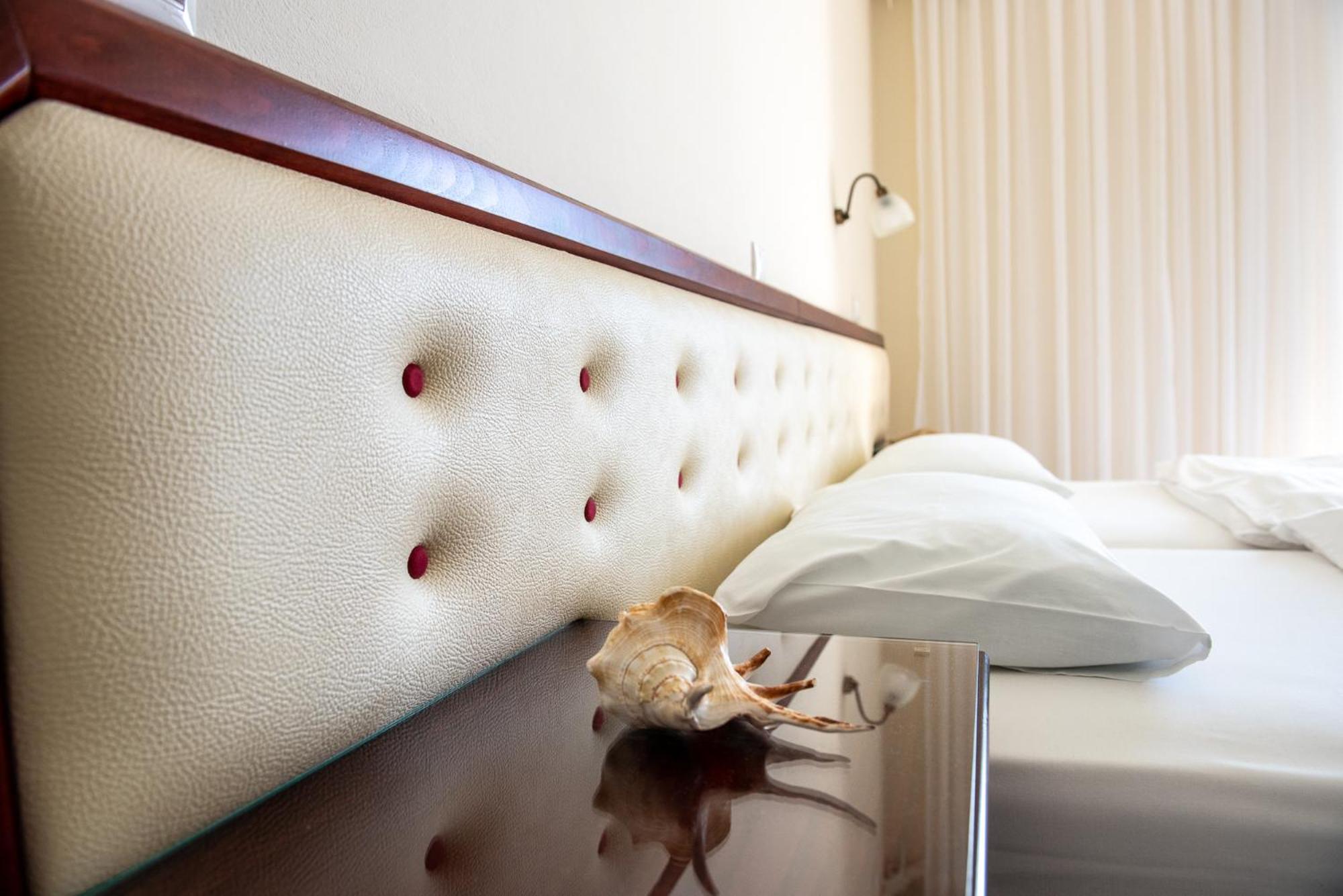 Double Room - Photo 26