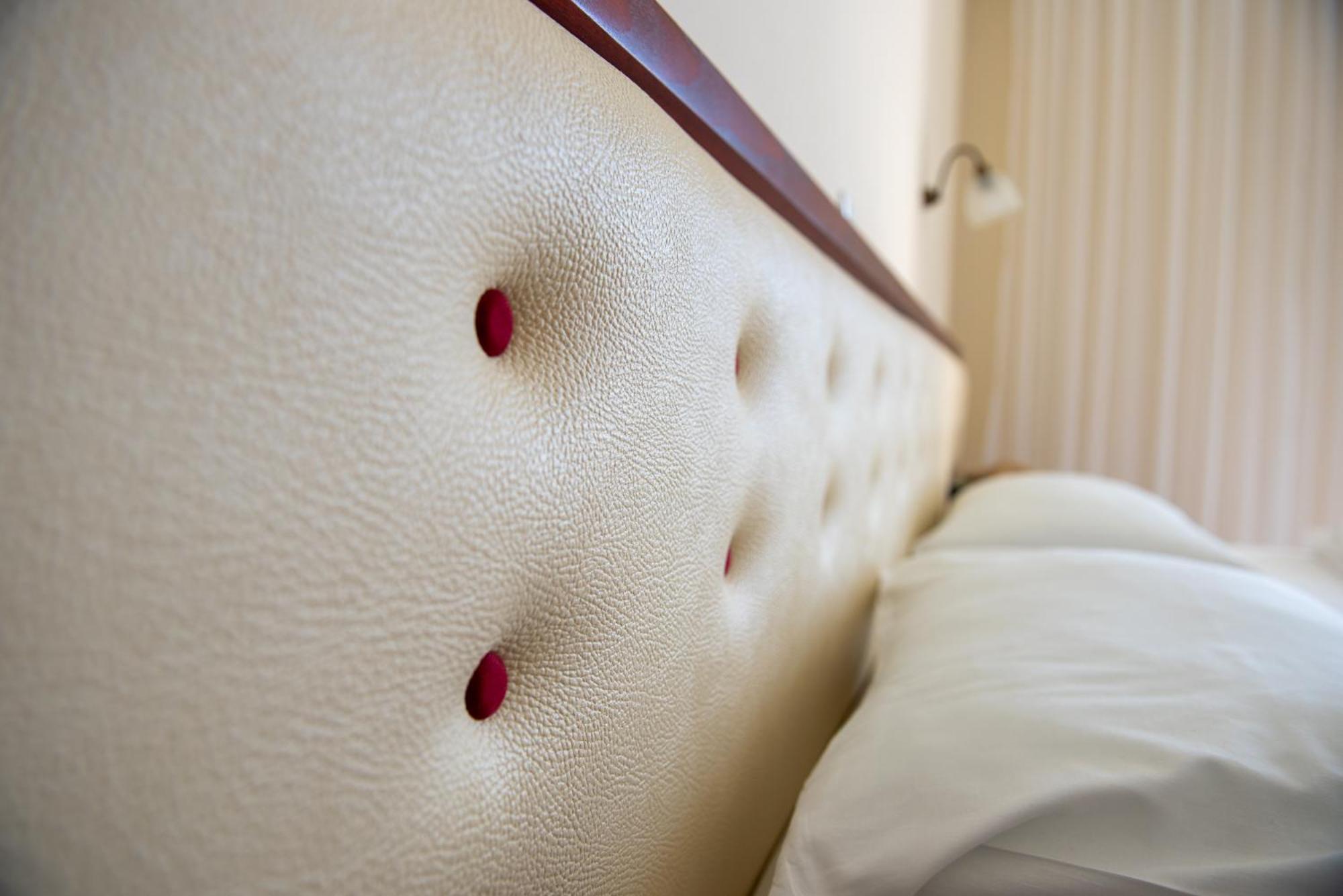 Double Room - Photo 5