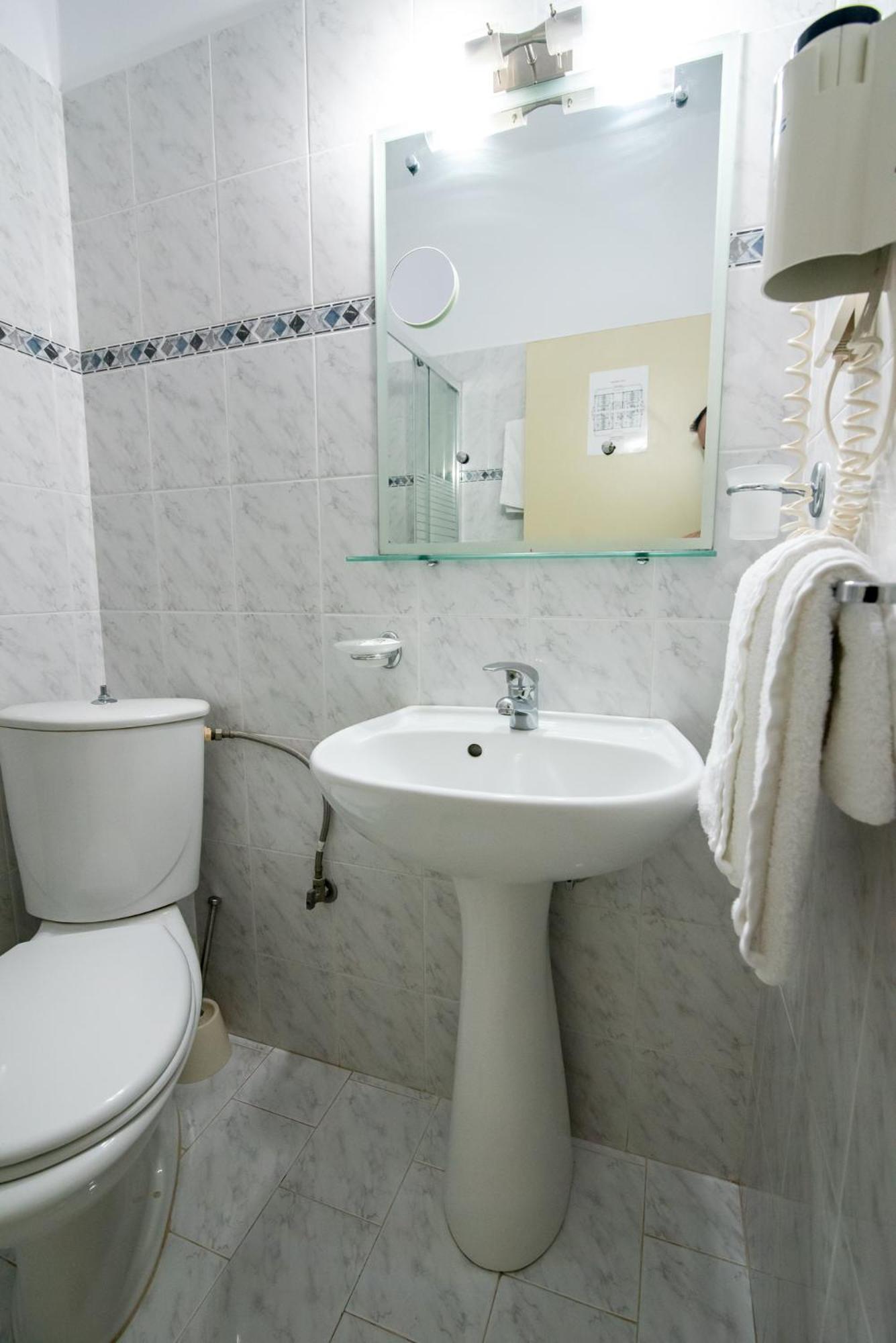 Double Room - Photo 14