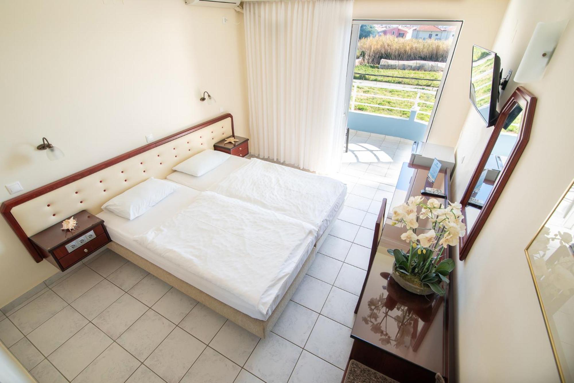 Double Room - Photo 20