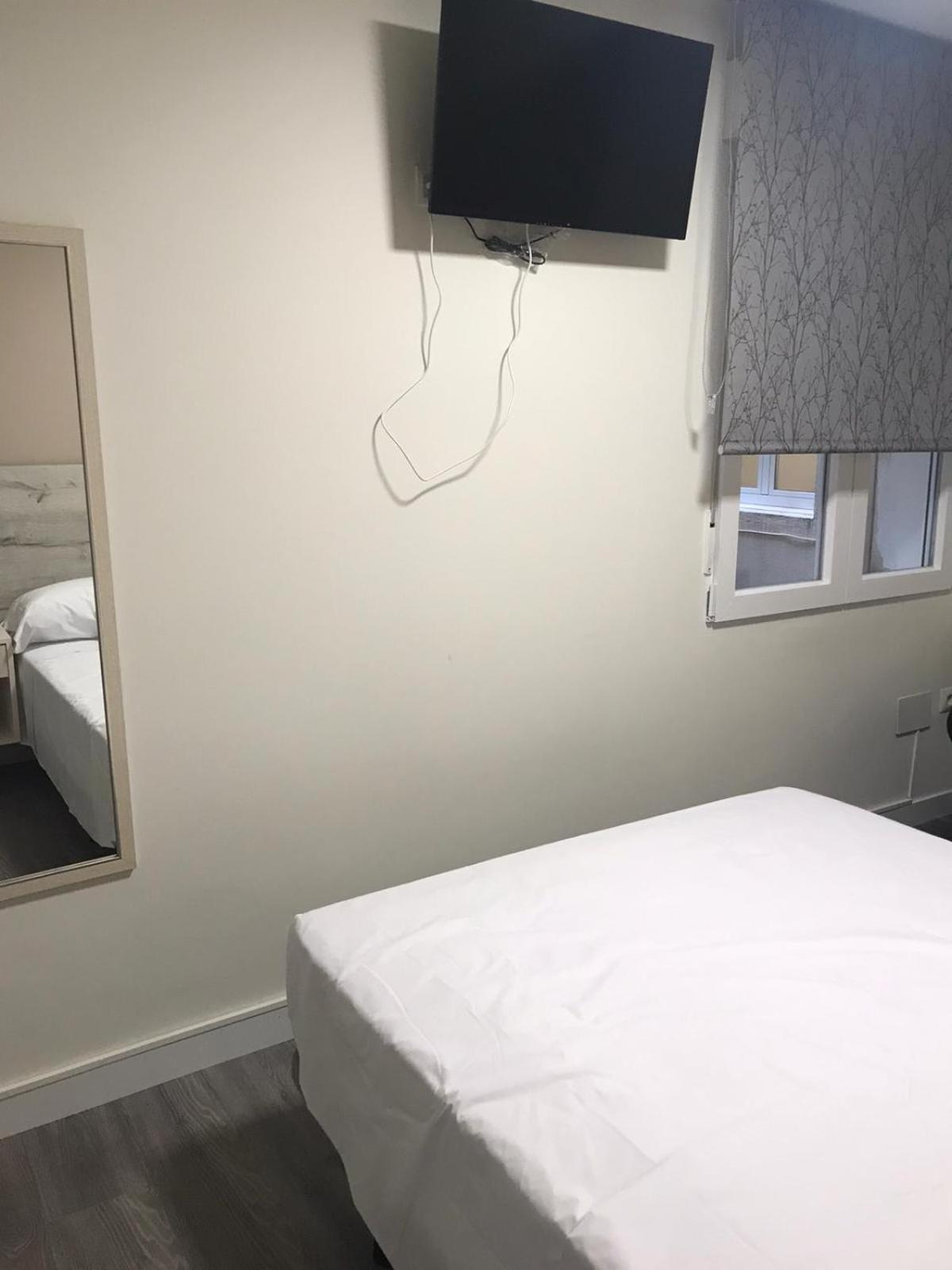 Economy Double Room - Photo 15