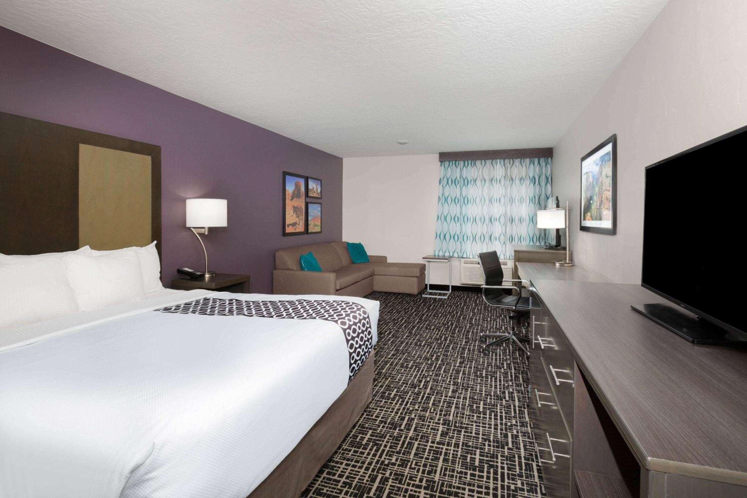 Executive King Room - Non-Smoking photo 2