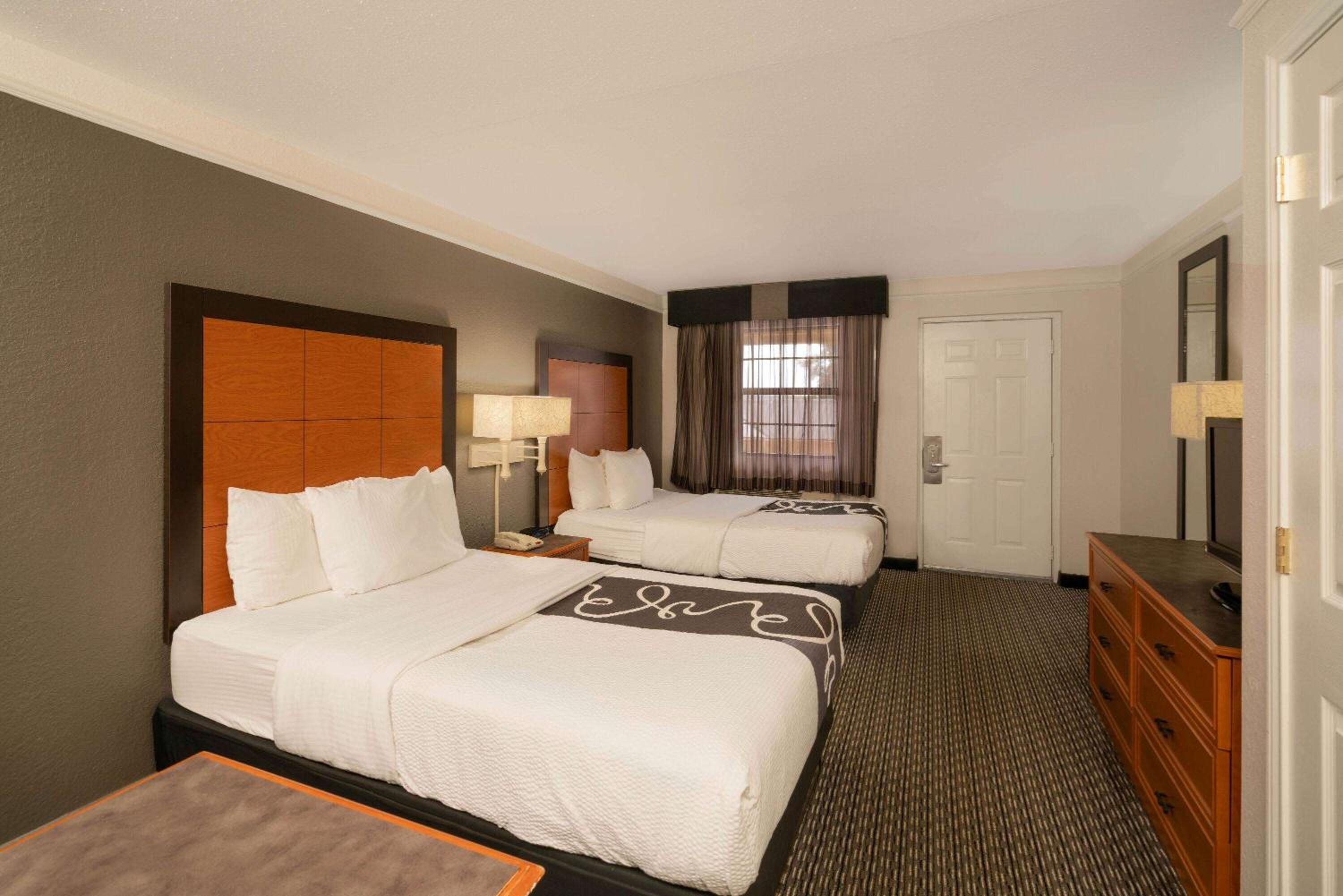 Double Room With Two Double Beds - Non-Smoking - Photo 5