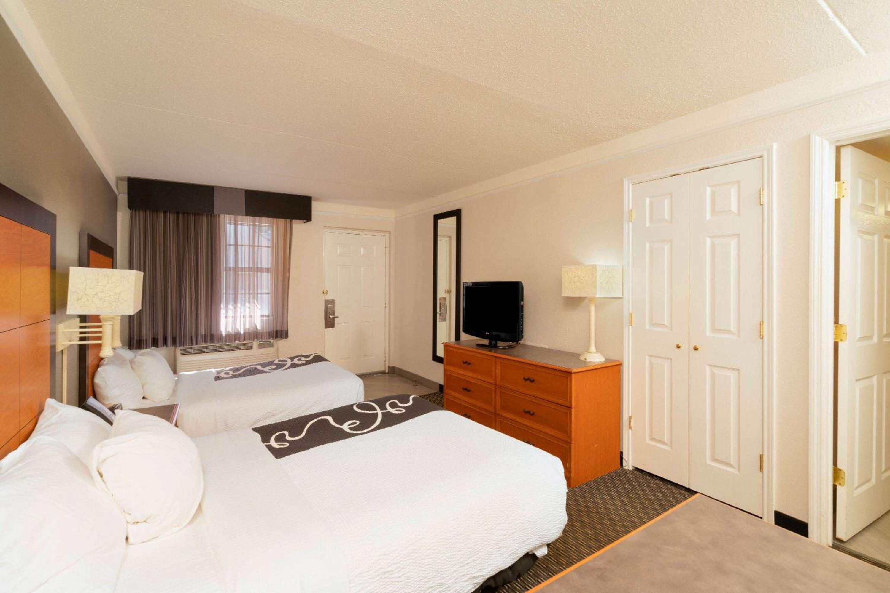 Double Room With Two Double Beds - Non-Smoking - Photo 7